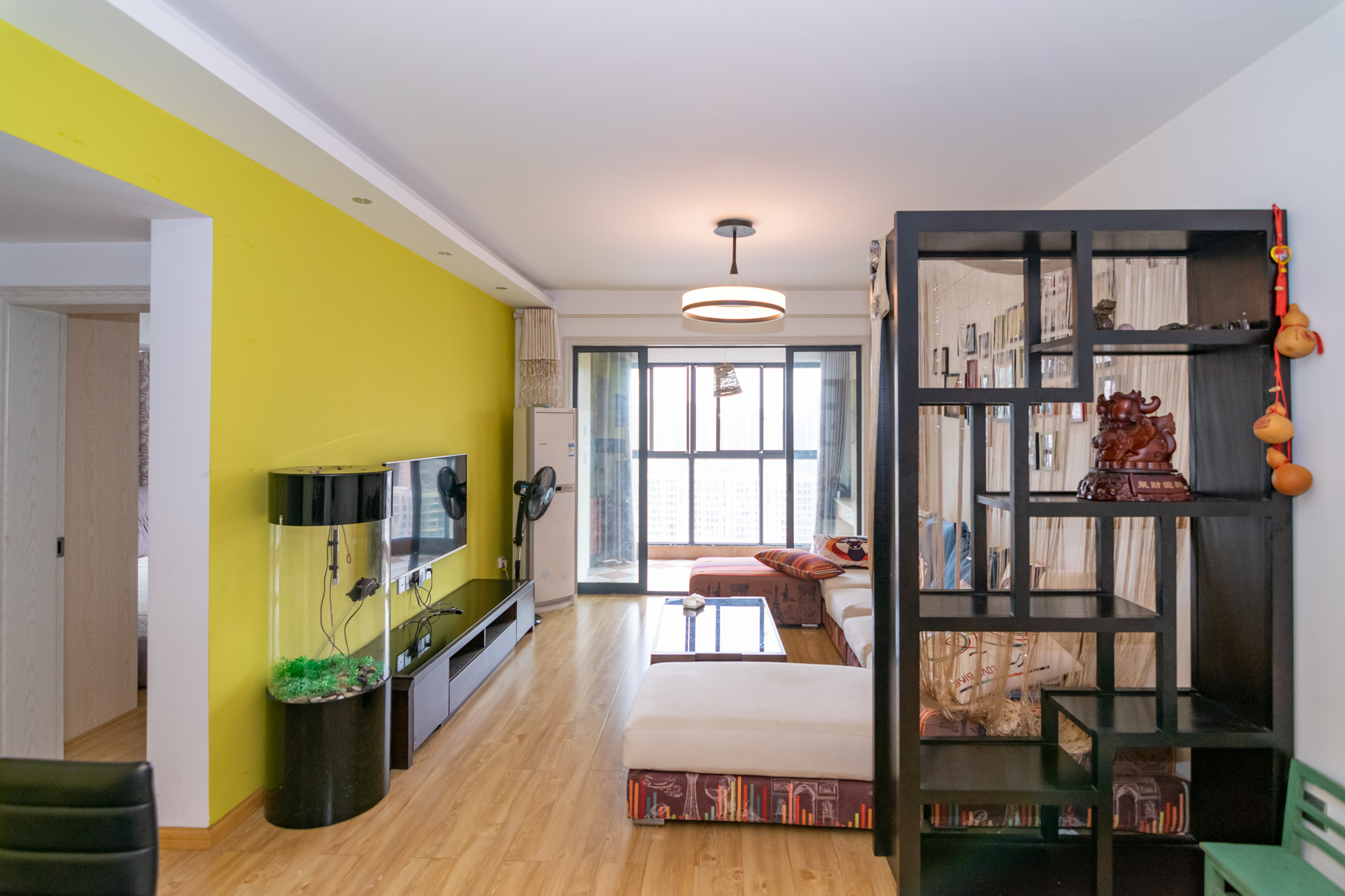 勤诚达新界 2室2厅1卫 68.0万 勤诚达新界 2室2厅1卫 68.0万客厅