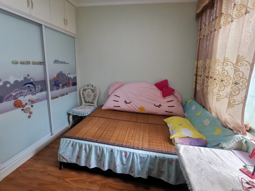 金路大厦 4室2厅2卫 93.8万 金路大厦 4室2厅2卫 93.8万客厅