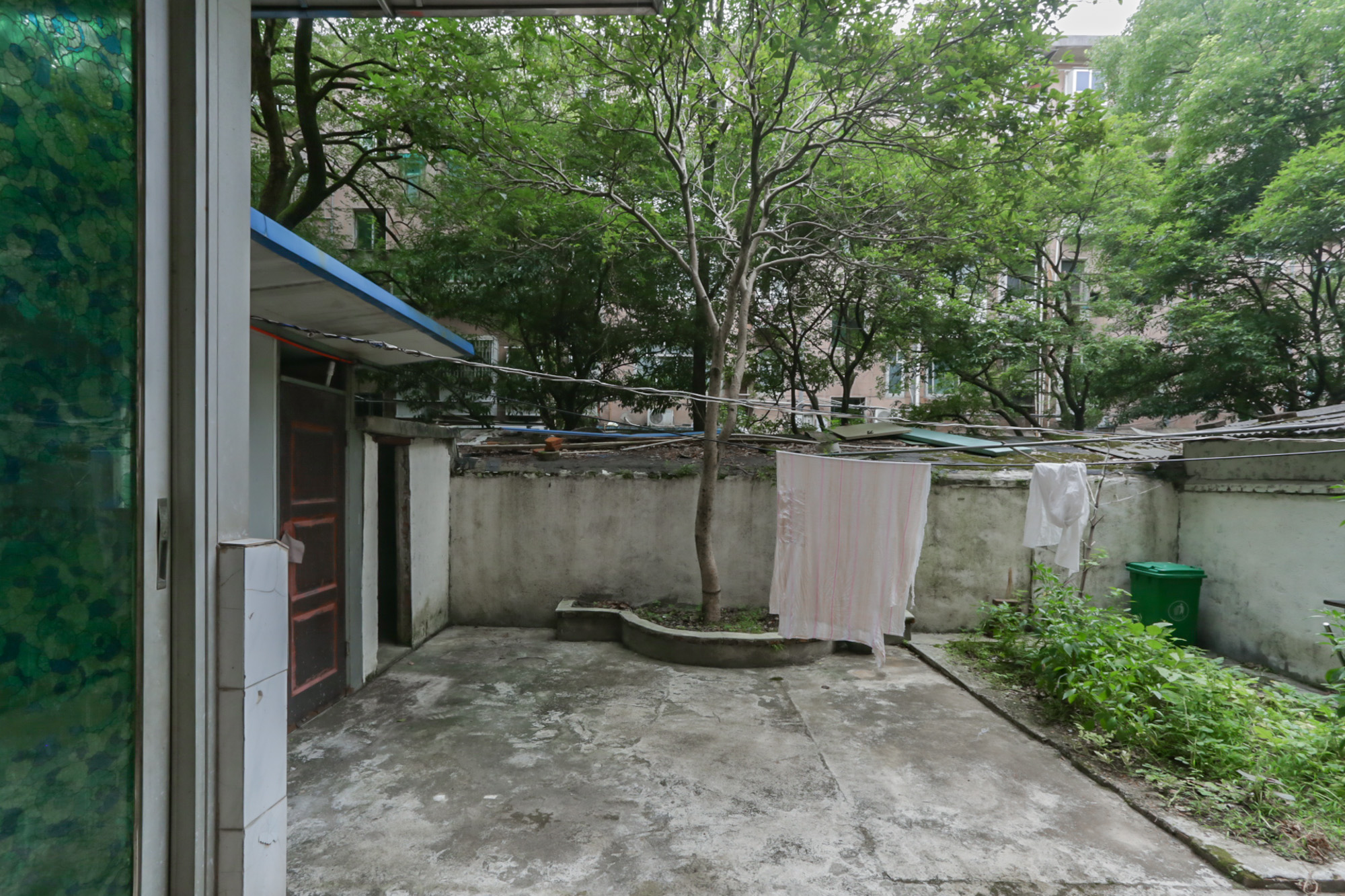省少管所单位房  3室2厅1卫   68.00万阳台