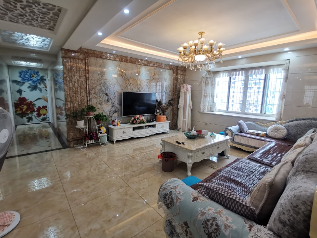 金路大厦 4室2厅2卫 93.8万 金路大厦 4室2厅2卫 93.8万客厅