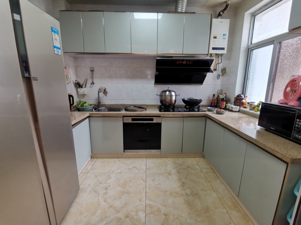 金路大厦 4室2厅2卫 93.8万 金路大厦 4室2厅2卫 93.8万客厅