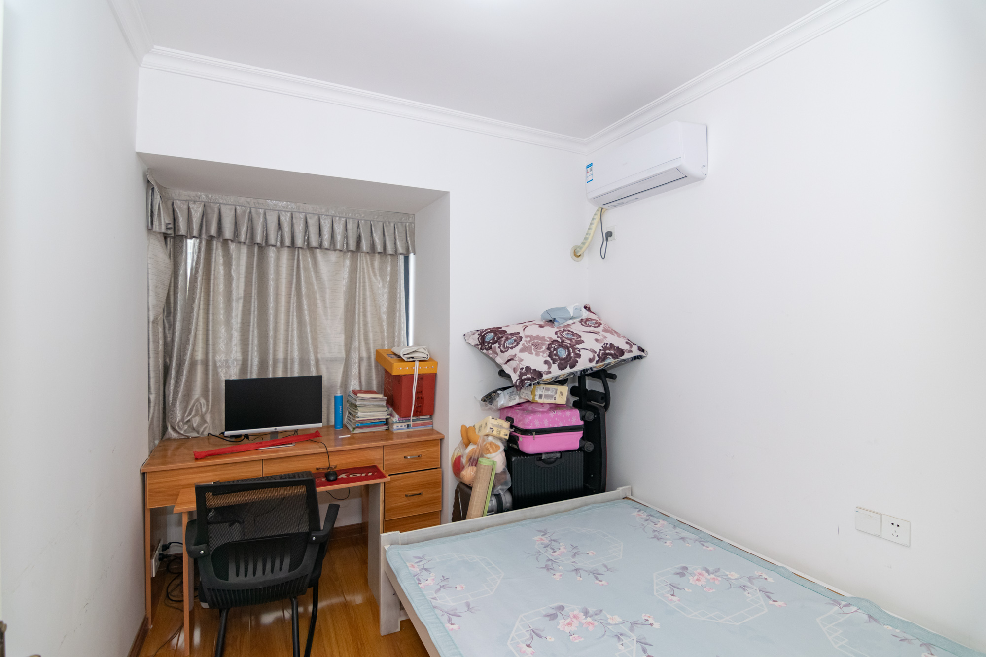 勤诚达新界  3室2厅1卫    90.0万 勤诚达新界  3室2厅1卫    90.0万卧室