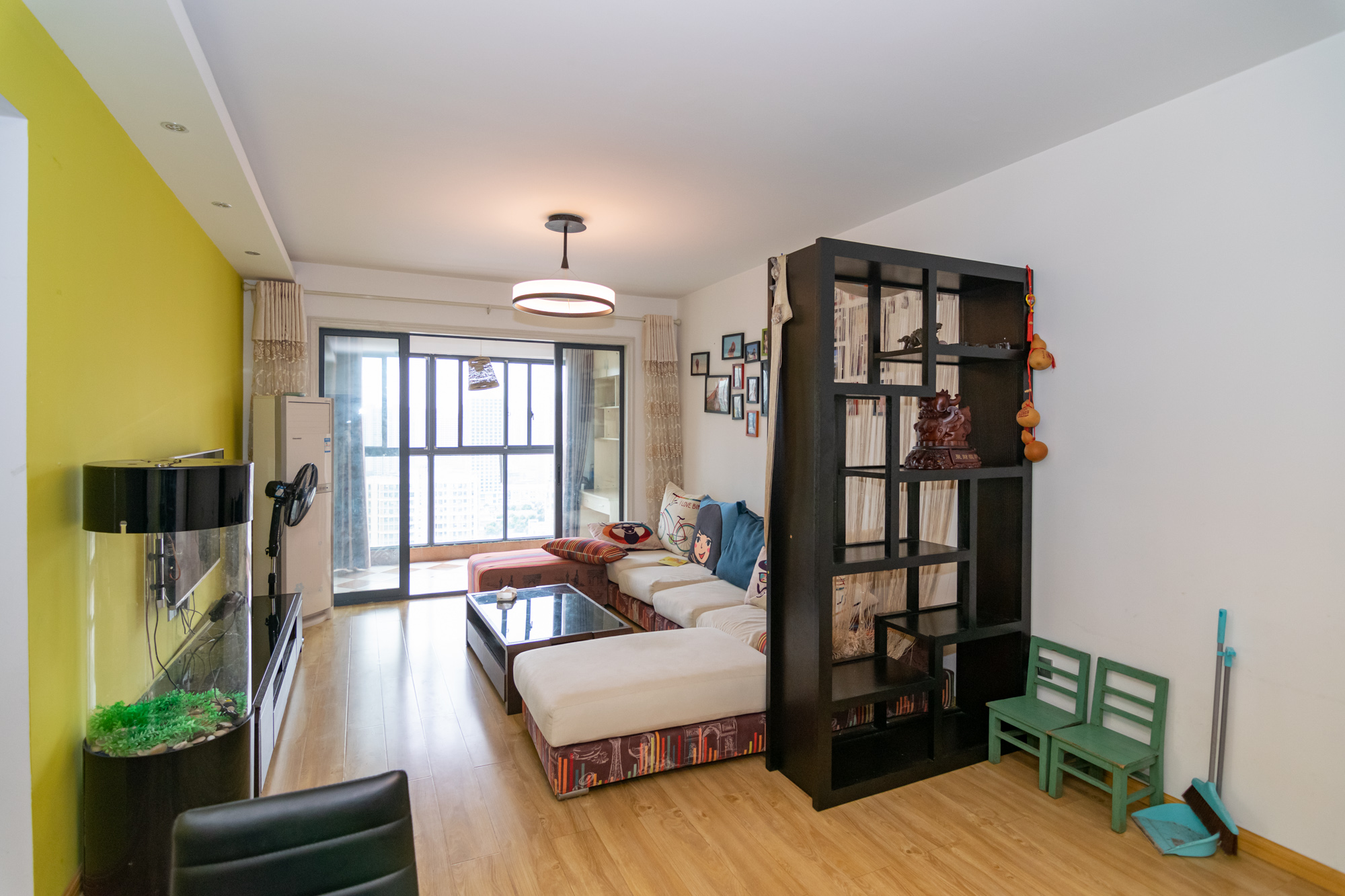 勤诚达新界 2室2厅1卫 68.0万 勤诚达新界 2室2厅1卫 68.0万客厅