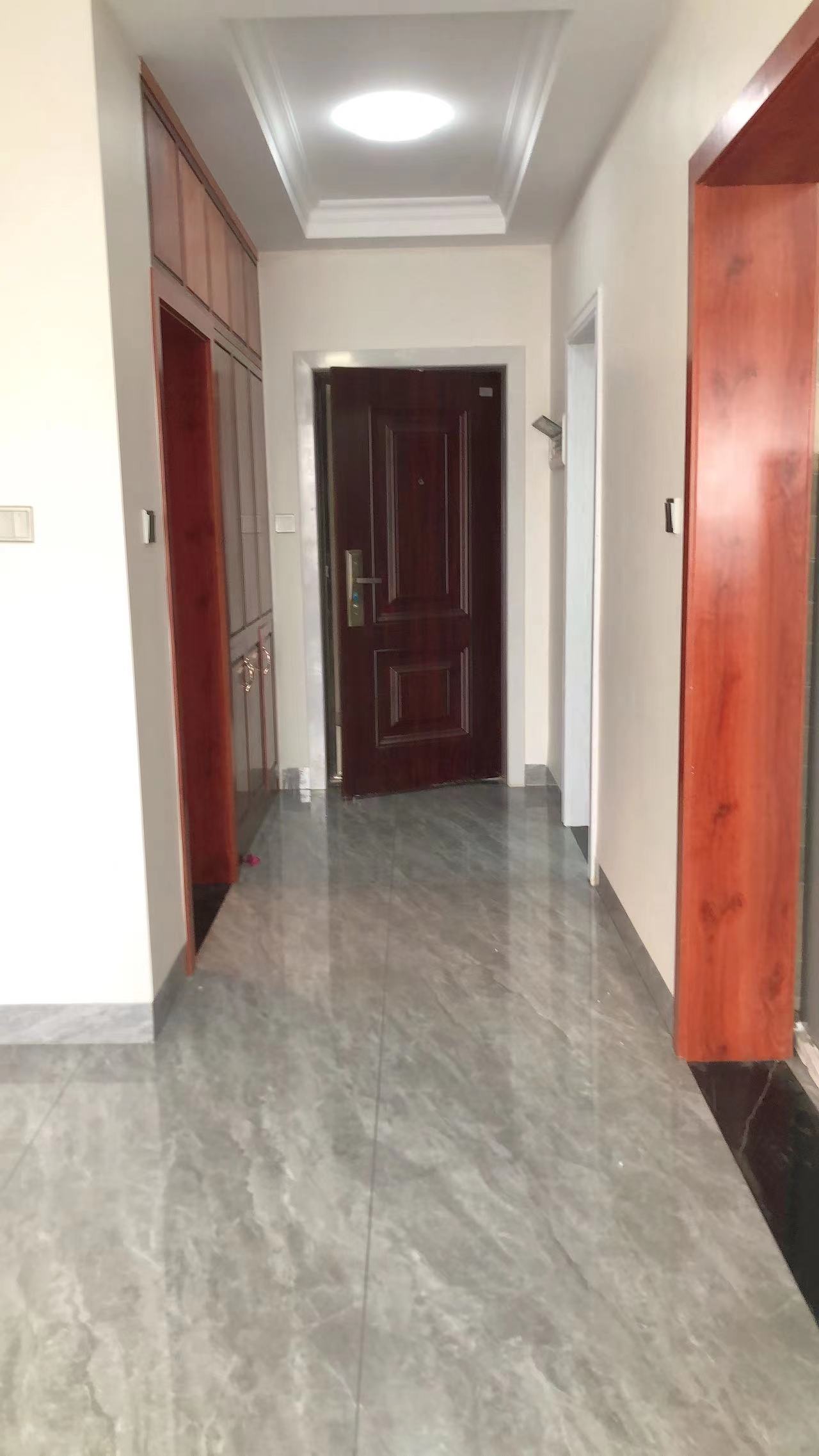 山水豪庭 1室1厅1卫 43.80万 山水豪庭 1室1厅1卫 43.80万客厅