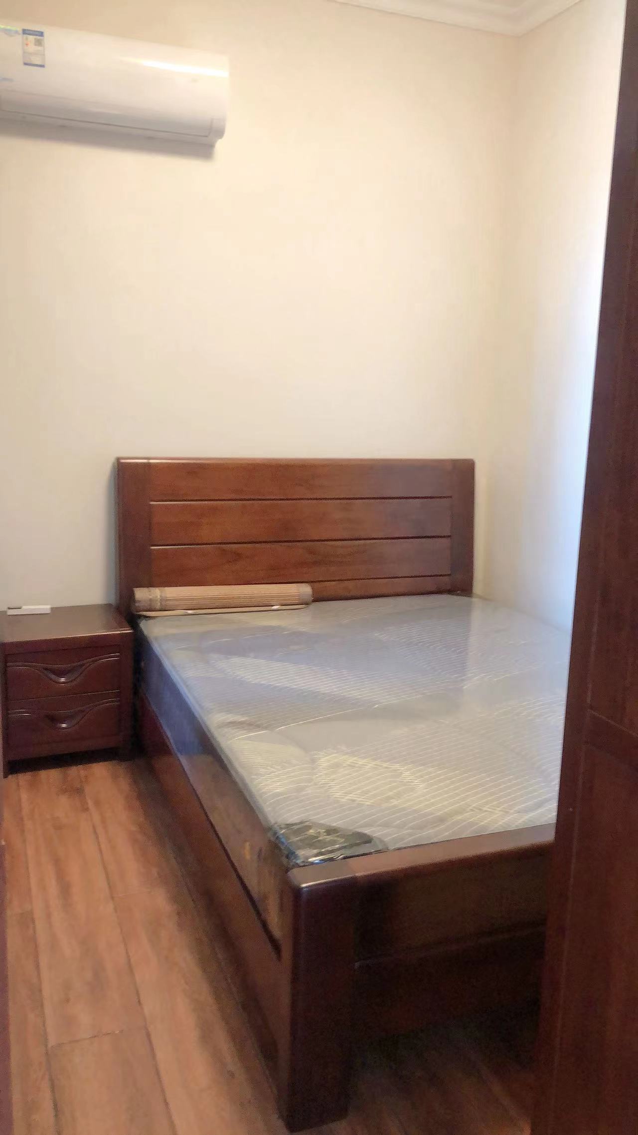 山水豪庭 1室1厅1卫 43.80万 山水豪庭 1室1厅1卫 43.80万客厅