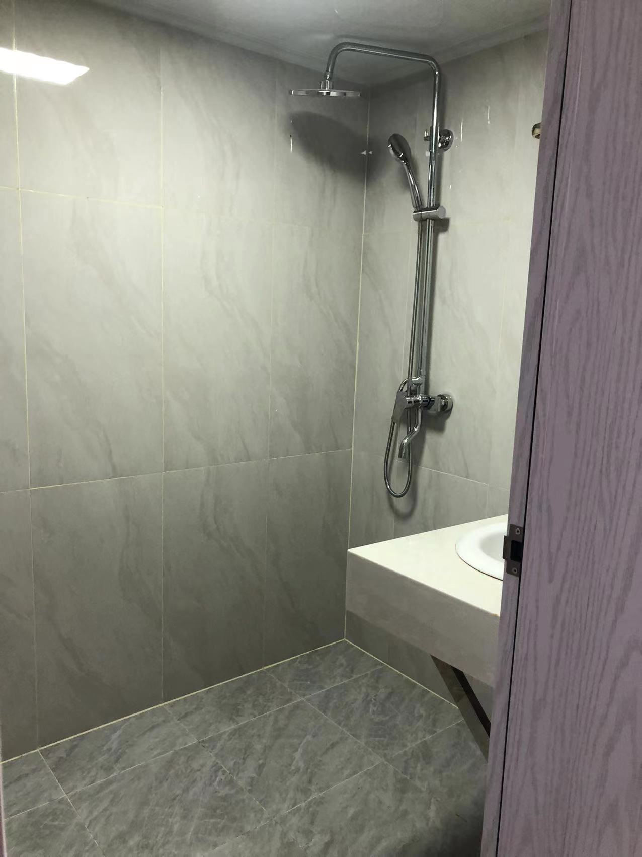 山水豪庭 1室1厅1卫 43.80万 山水豪庭 1室1厅1卫 43.80万客厅