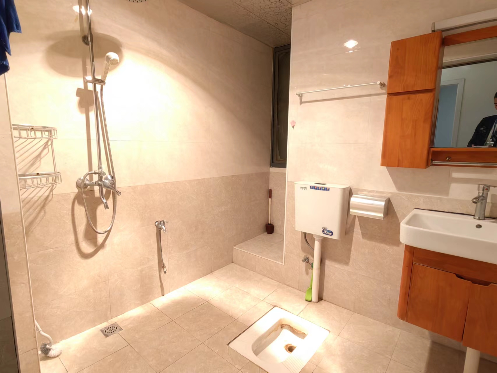 泰山公馆 3室2厅1卫 80.0万 泰山公馆 3室2厅1卫 80.0万客厅