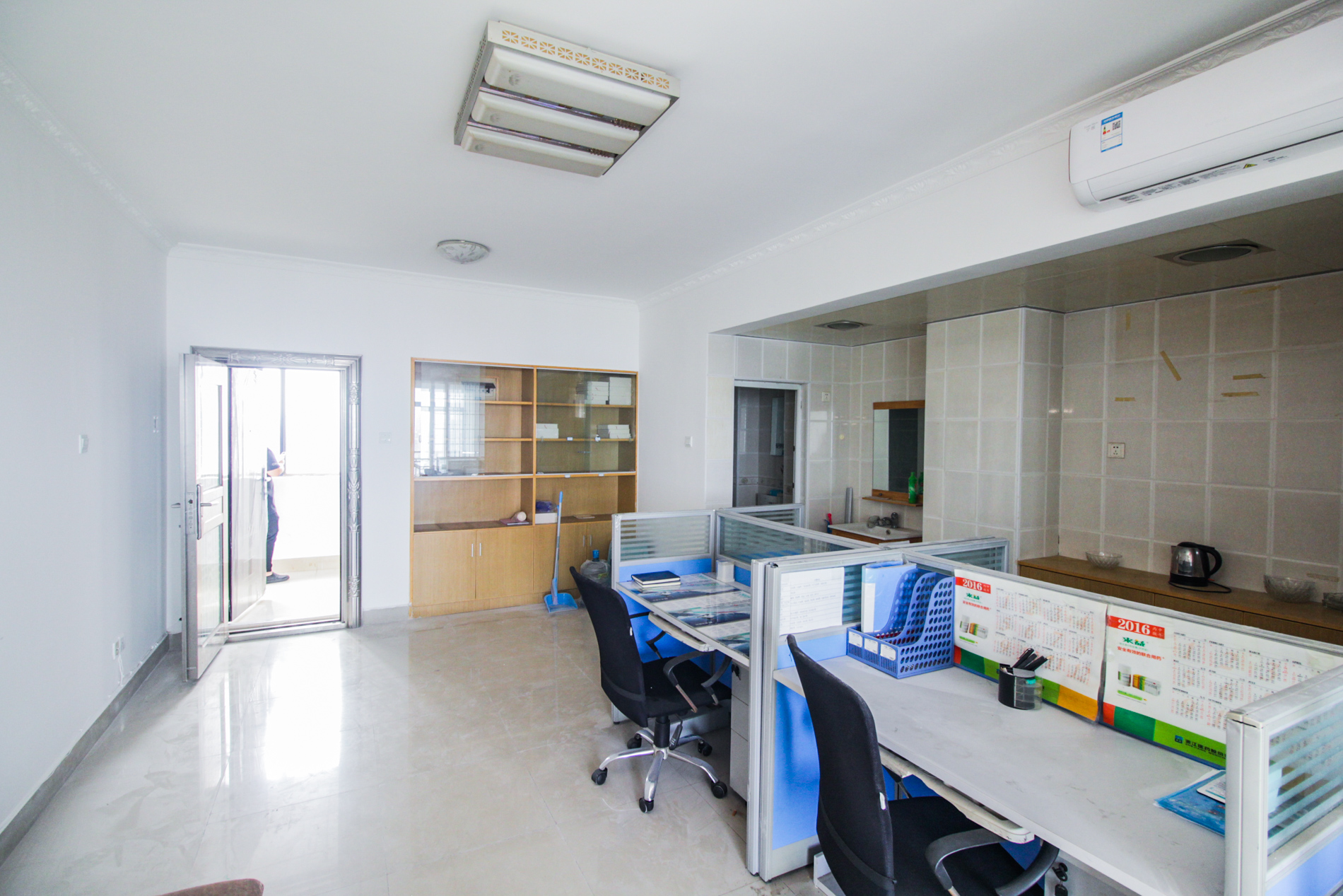 加加大街（华景苑）  1室1厅1卫    36.5万客厅