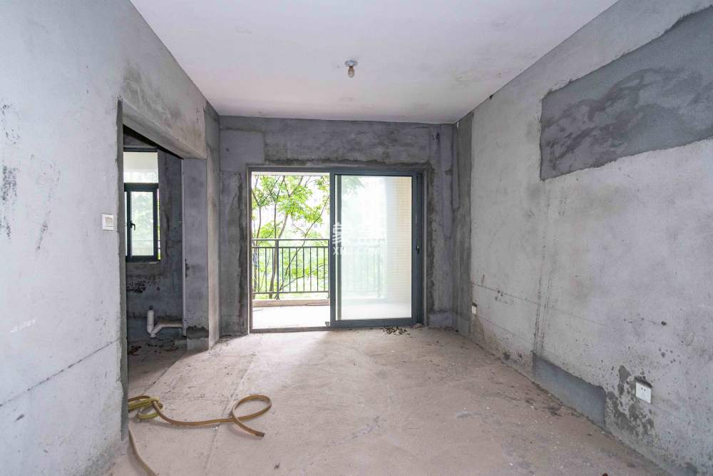 五矿紫湖香醍  5室2厅2卫    122.0万