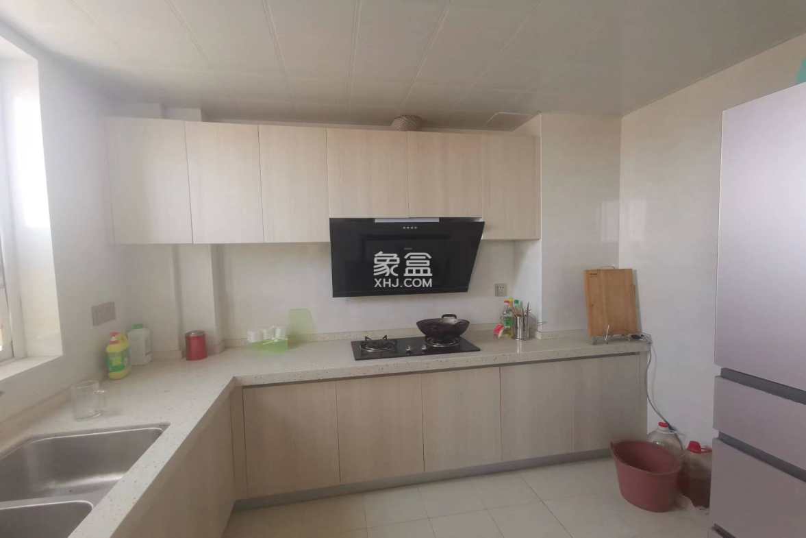 湘江名都 4室2厅2卫 107.80万 湘江名都 4室2厅2卫 107.80万客厅