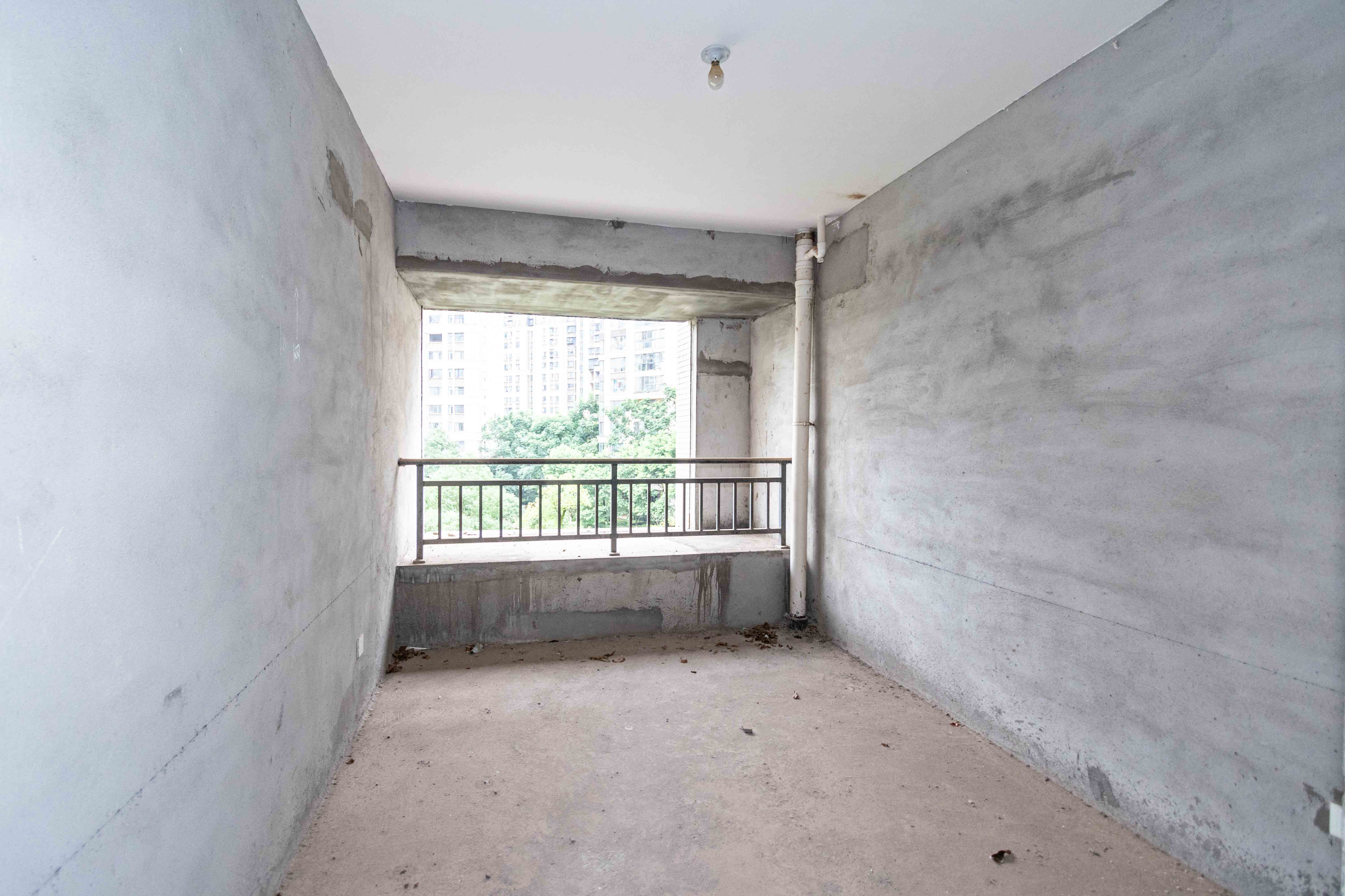 五矿紫湖香醍  5室2厅2卫    122.0万其他