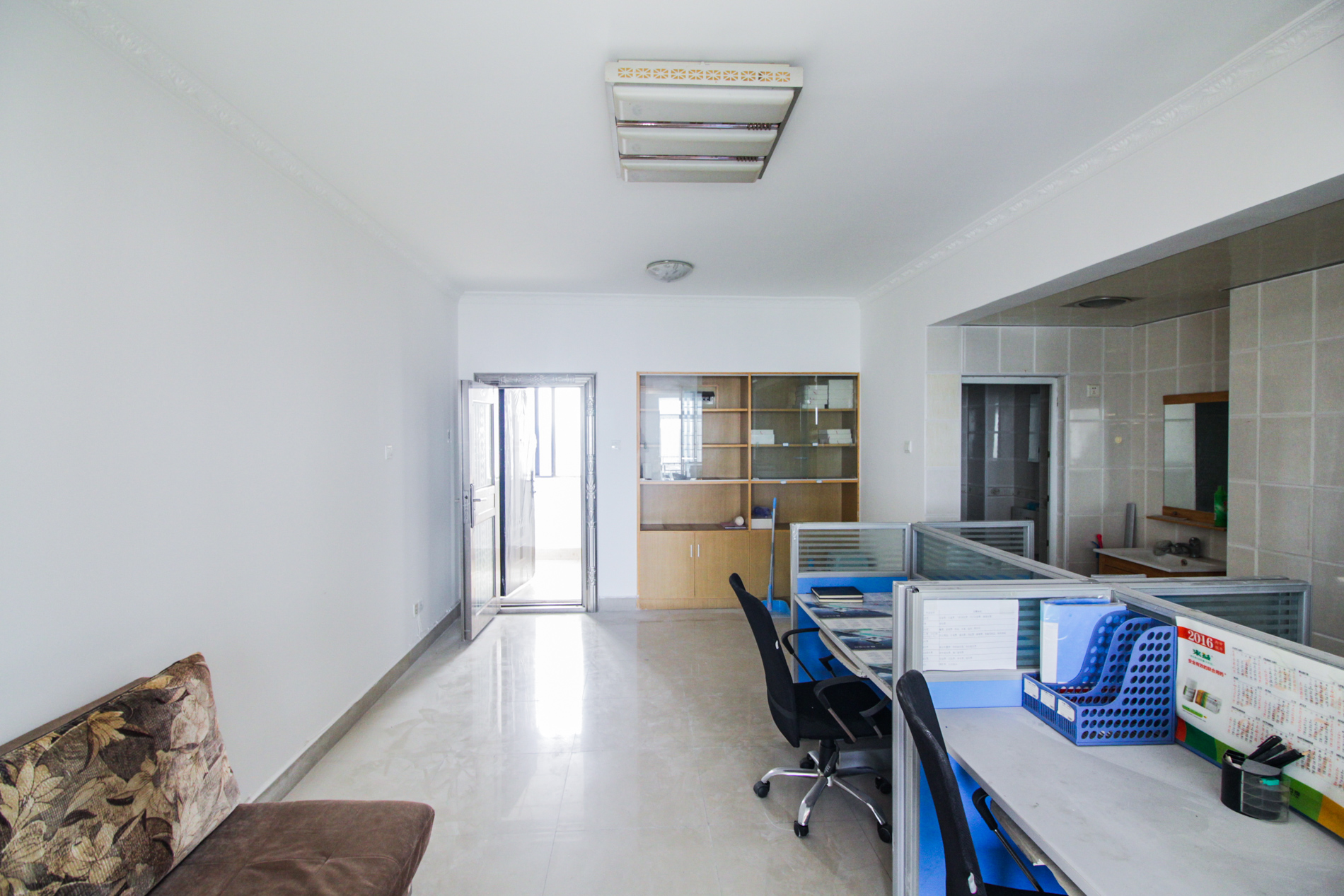 加加大街（华景苑）  1室1厅1卫    36.5万客厅