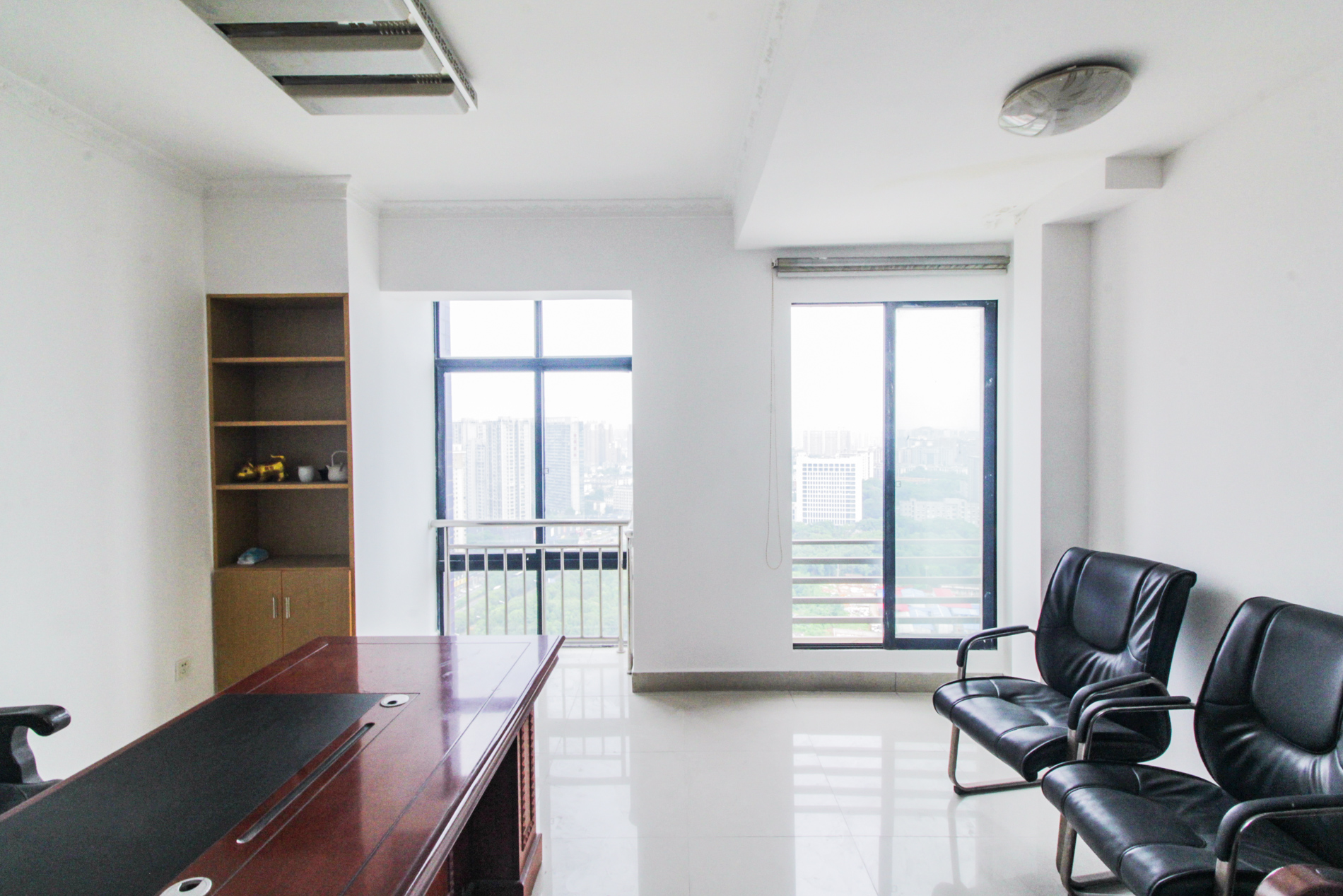 加加大街（华景苑）  1室1厅1卫    36.5万卧室