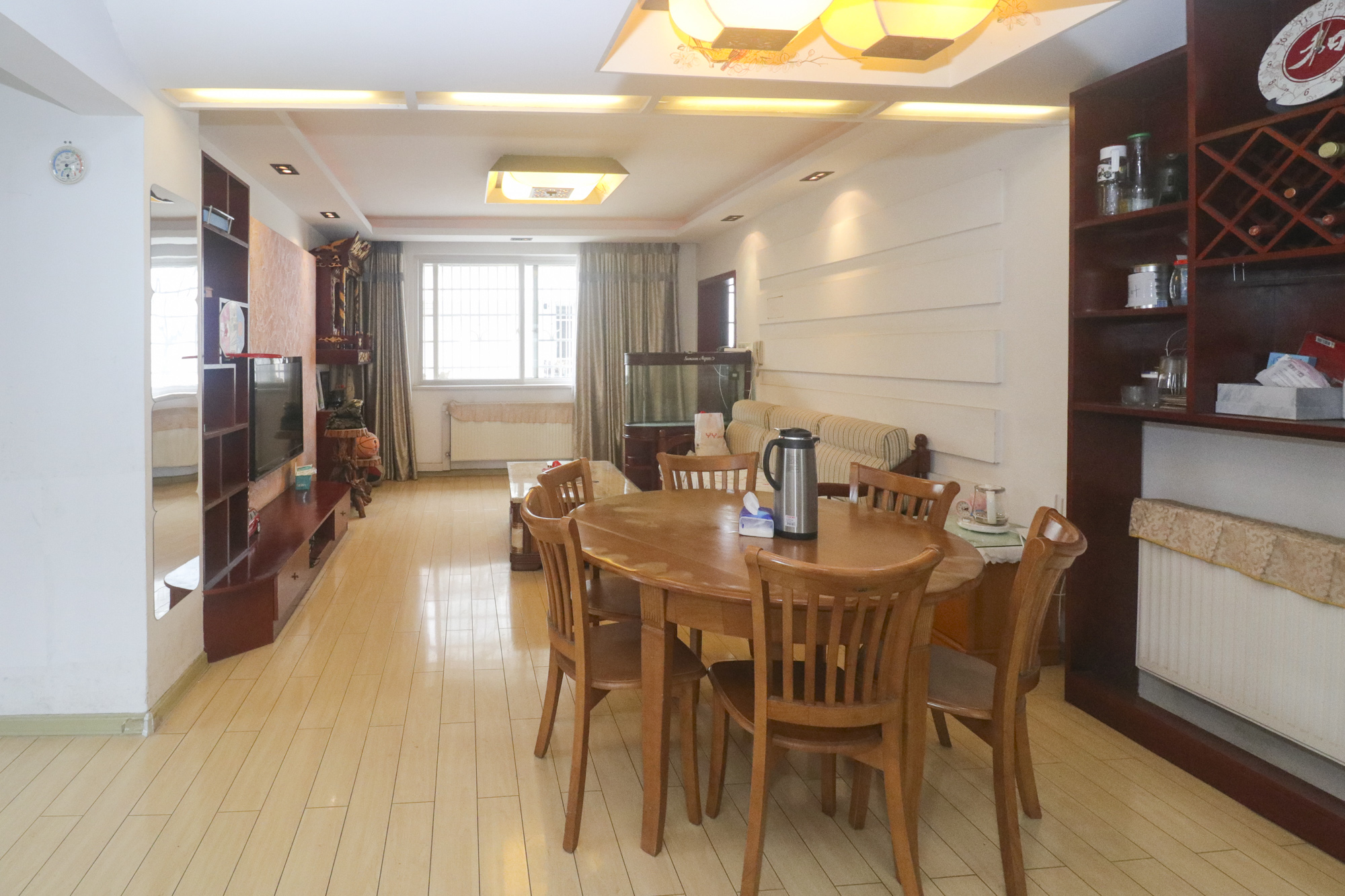 枫林美景  5室2厅2卫   132.00万客厅