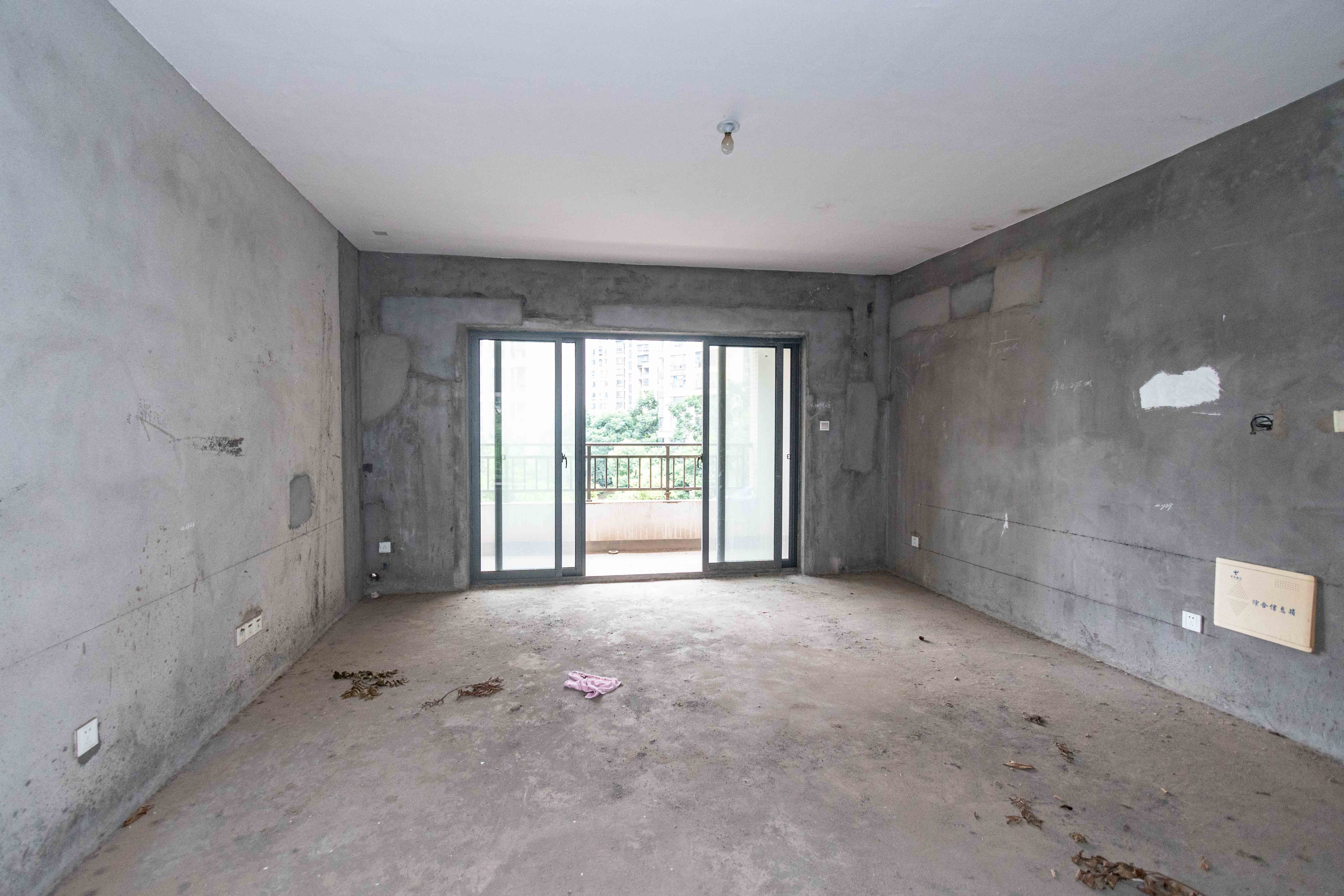 五矿紫湖香醍  5室2厅2卫    122.0万其他