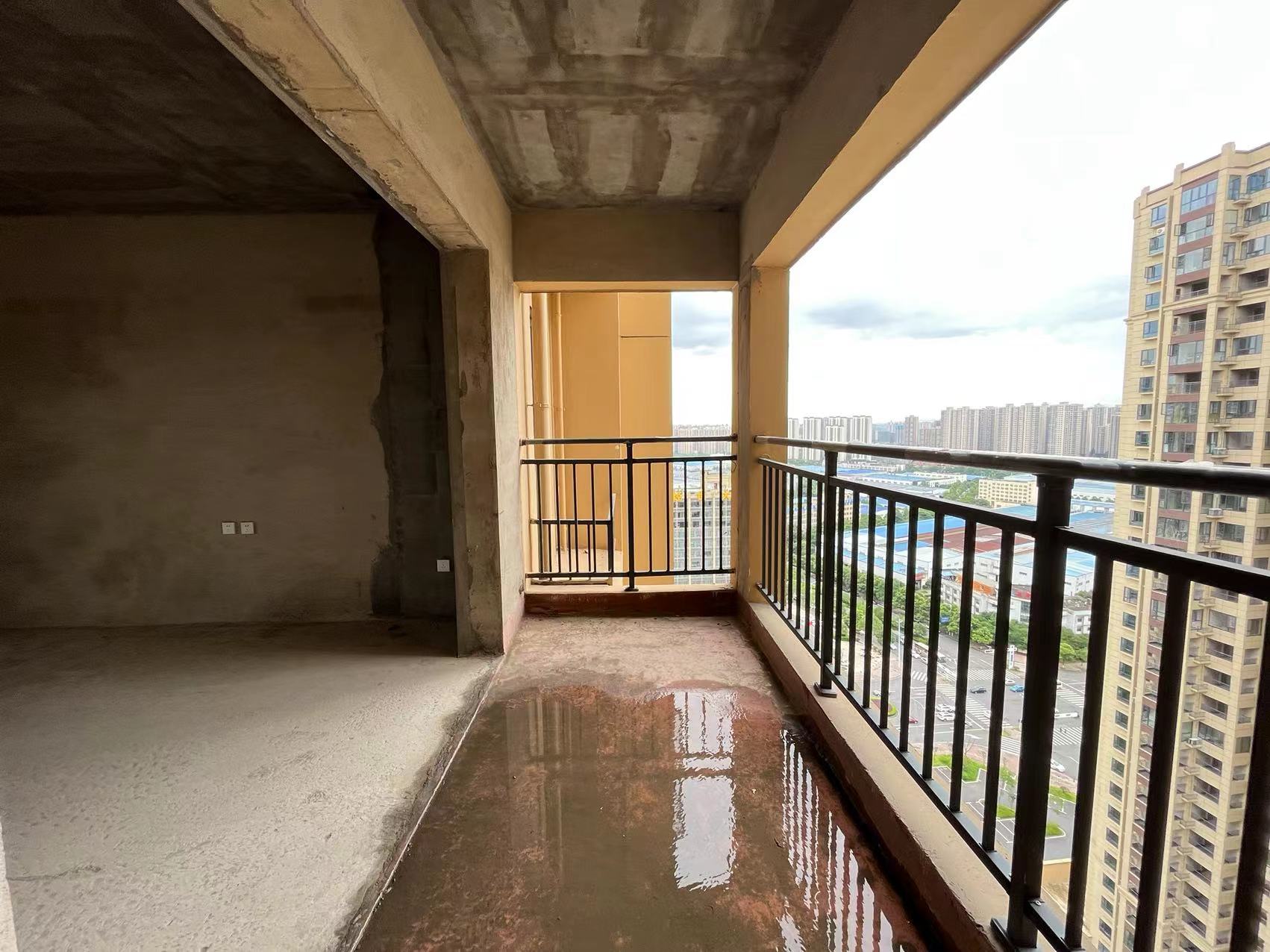 提香蓝岸 3室2厅2卫 78.0万 提香蓝岸 3室2厅2卫 78.0万客厅