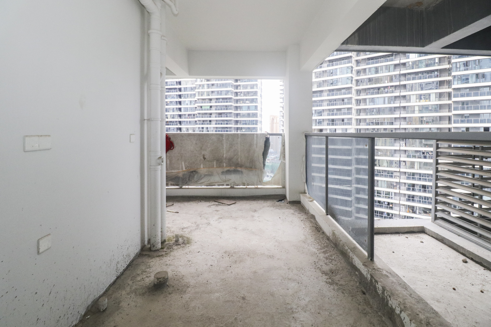 保利天禧C区 4室2厅3卫 518.0万 保利天禧C区 4室2厅3卫 518.0万客厅