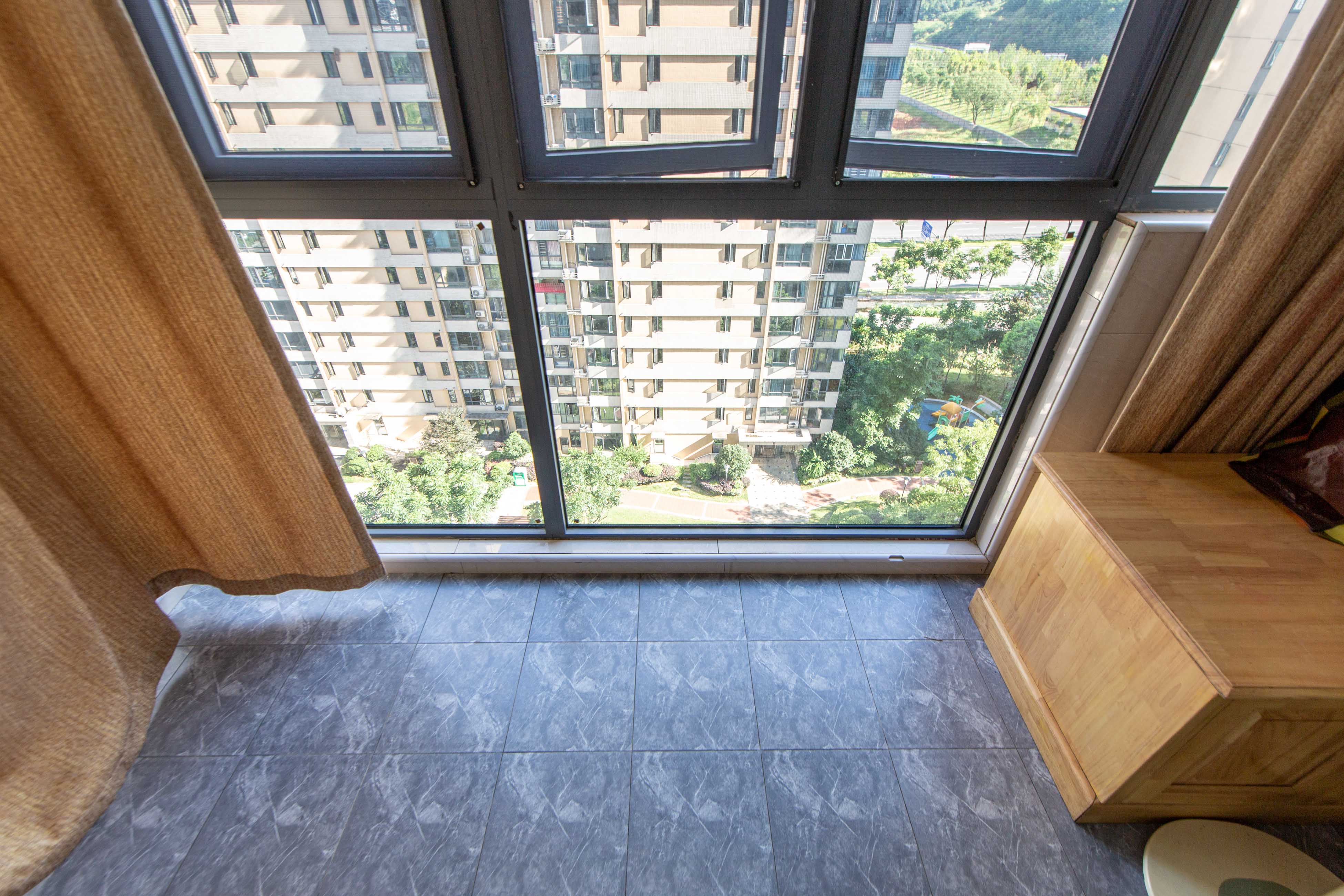 金轮星光名座  3室2厅1卫    101.0万客厅