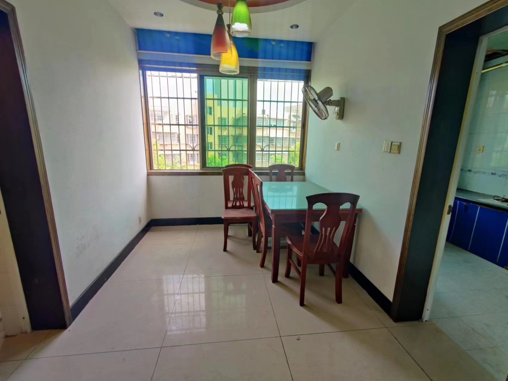 金泰园小区 3室2厅2卫 48.0万 金泰园小区 3室2厅2卫 48.0万客厅