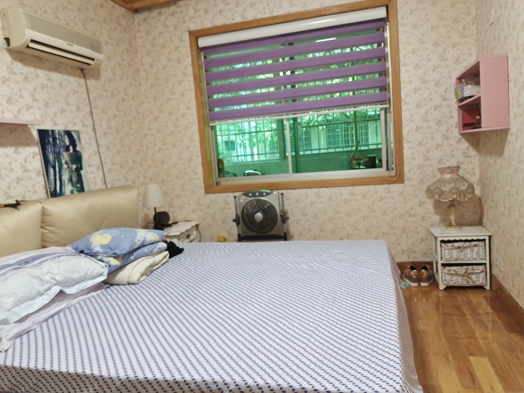 机关小区  3室2厅2卫   63.00万客厅