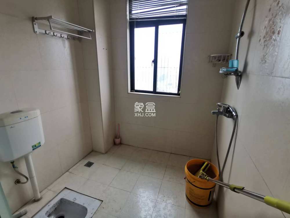 水岸春天 2室2厅1卫 75.8万 水岸春天 2室2厅1卫 75.8万客厅