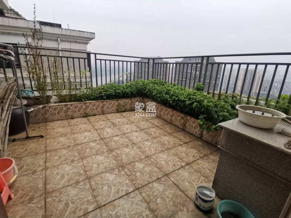 水岸春天 2室2厅1卫 75.8万 水岸春天 2室2厅1卫 75.8万客厅