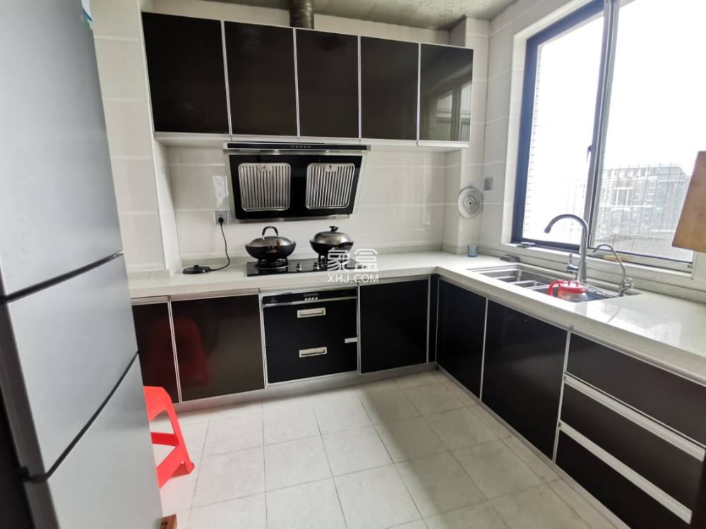 水岸春天 2室2厅1卫 75.8万 水岸春天 2室2厅1卫 75.8万客厅