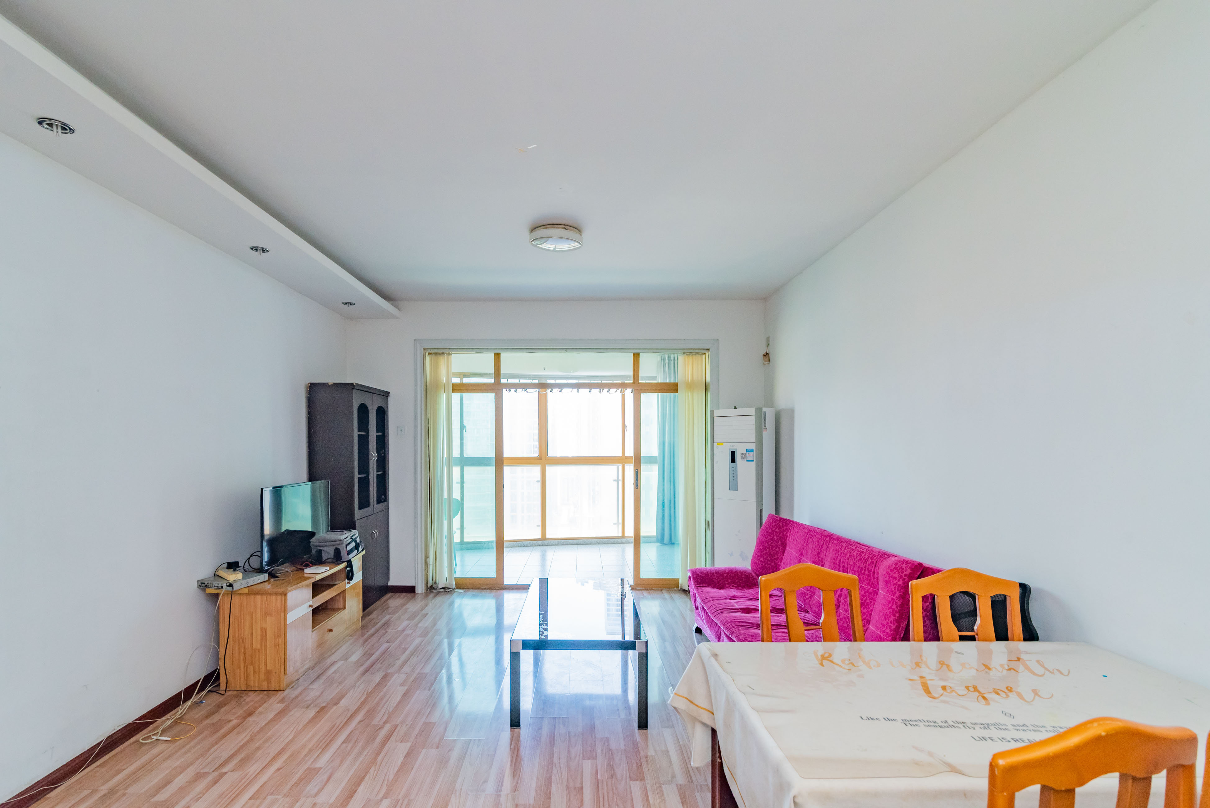 天健芙蓉盛世一期  2室1厅1卫    89.8万 天健芙蓉盛世一期  2室1厅1卫    89.8万客厅