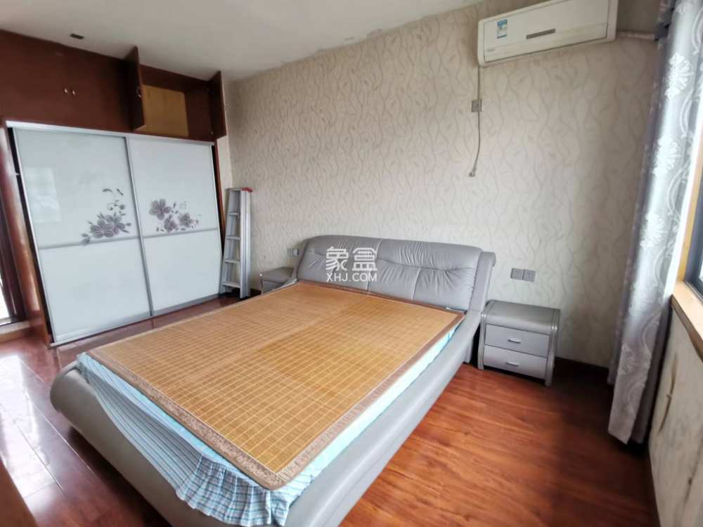 水岸春天 2室2厅1卫 75.8万 水岸春天 2室2厅1卫 75.8万客厅