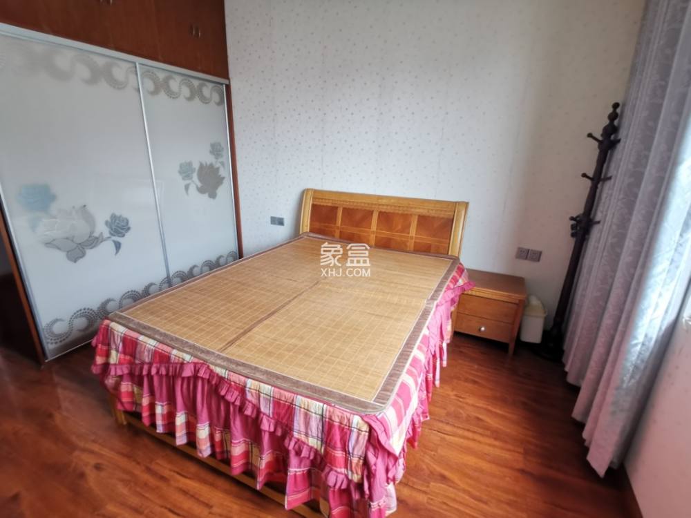 水岸春天 2室2厅1卫 75.8万 水岸春天 2室2厅1卫 75.8万客厅