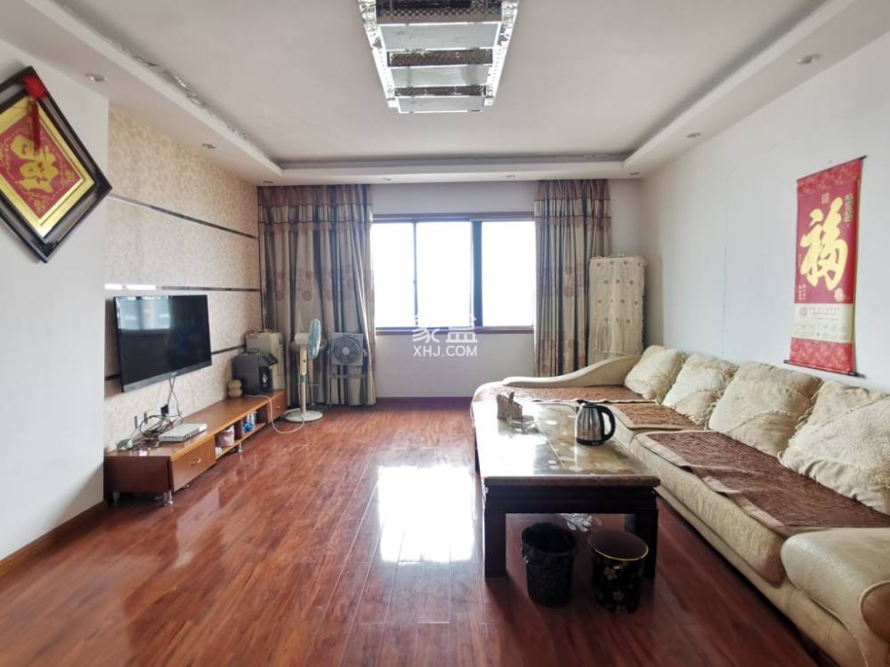 水岸春天 2室2厅1卫 75.8万 水岸春天 2室2厅1卫 75.8万客厅