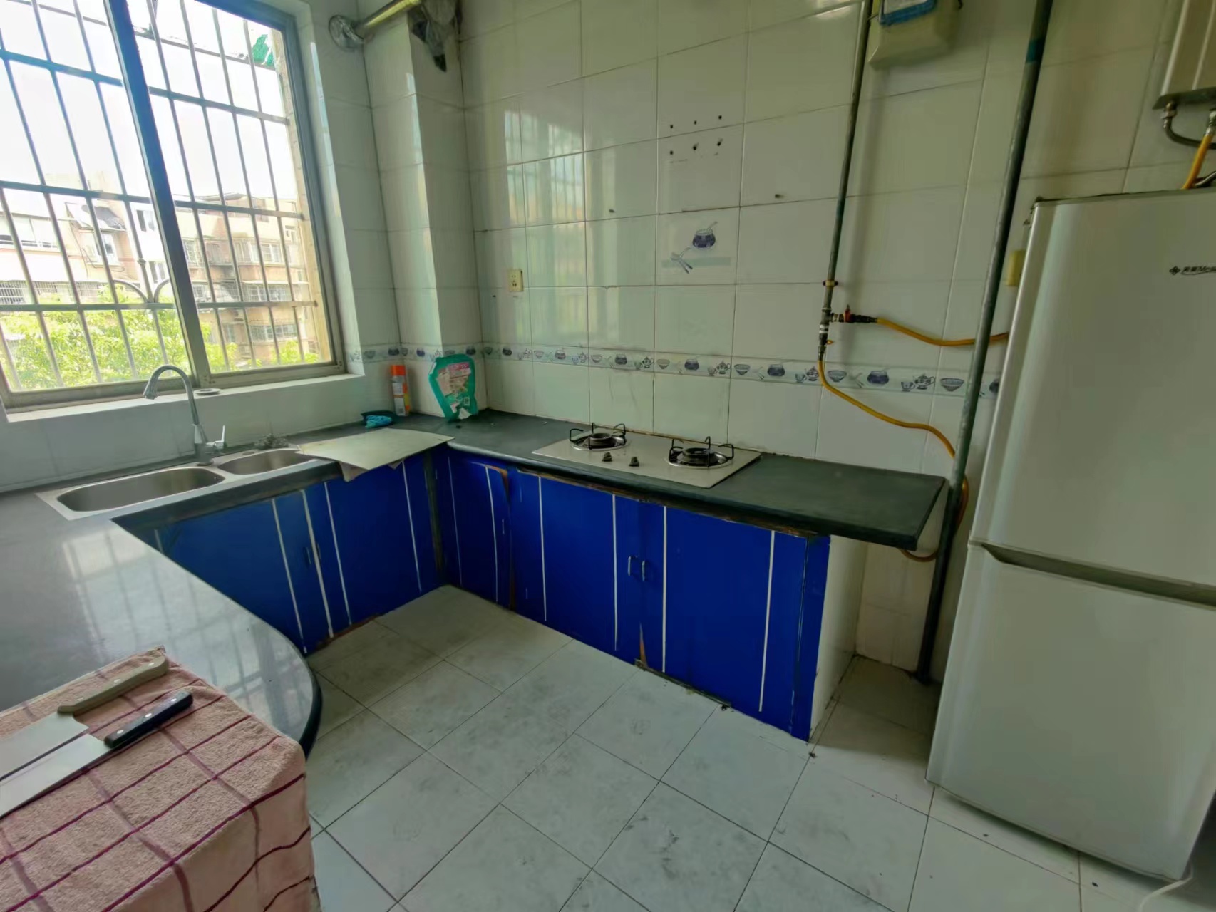 金泰园小区 3室2厅2卫 48.0万 金泰园小区 3室2厅2卫 48.0万客厅