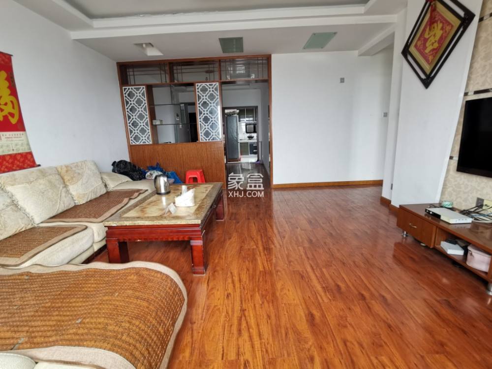 水岸春天 2室2厅1卫 75.8万 水岸春天 2室2厅1卫 75.8万客厅