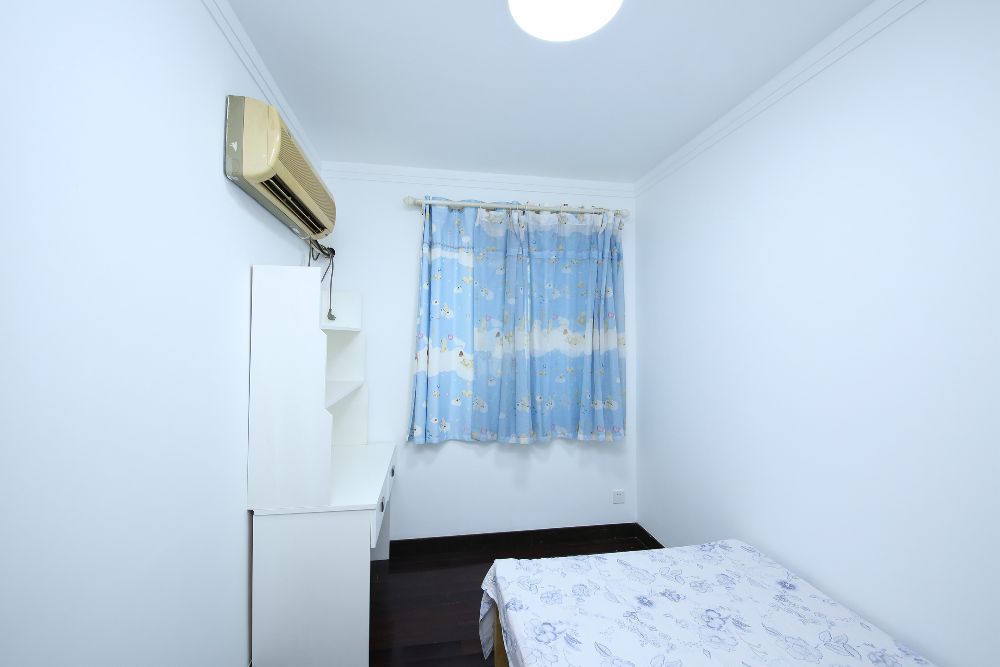裕华园  3室2厅1卫   136.00万卧室