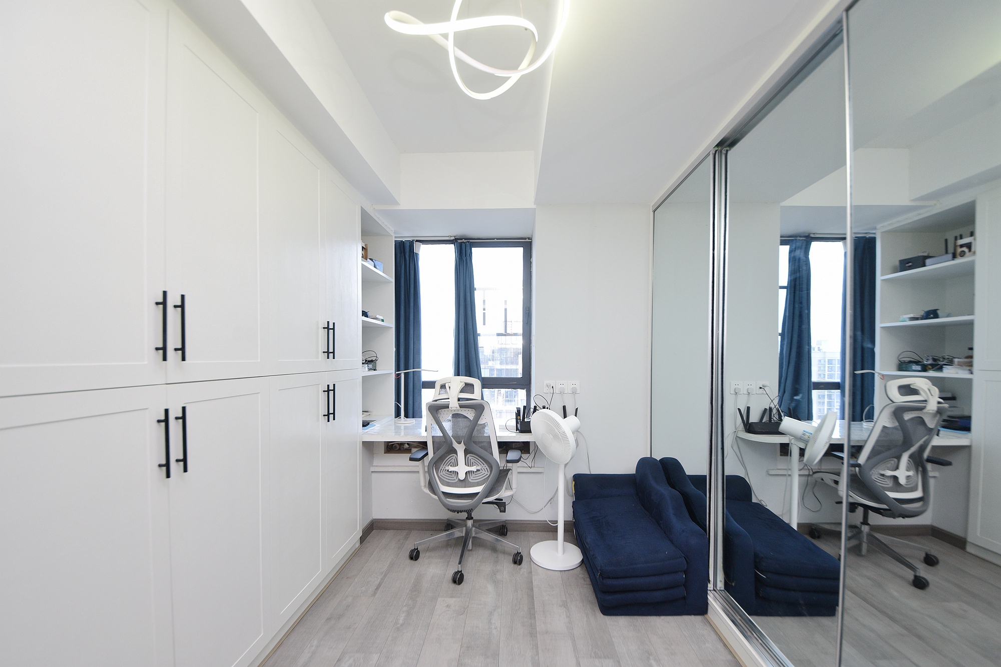 三万英尺  3室2厅2卫    213.0万卧室