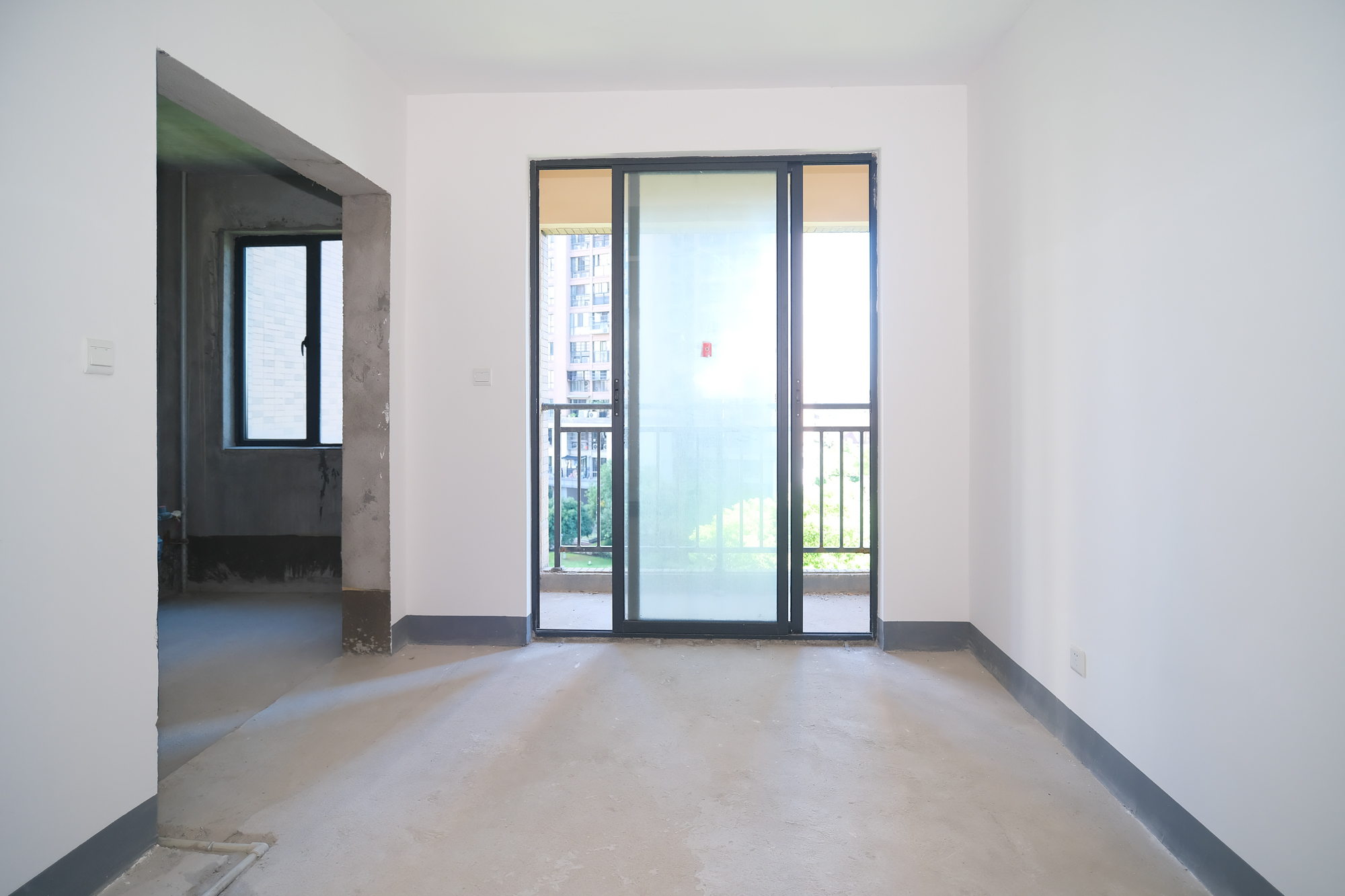 三一街区  3室2厅1卫   85.50万其他