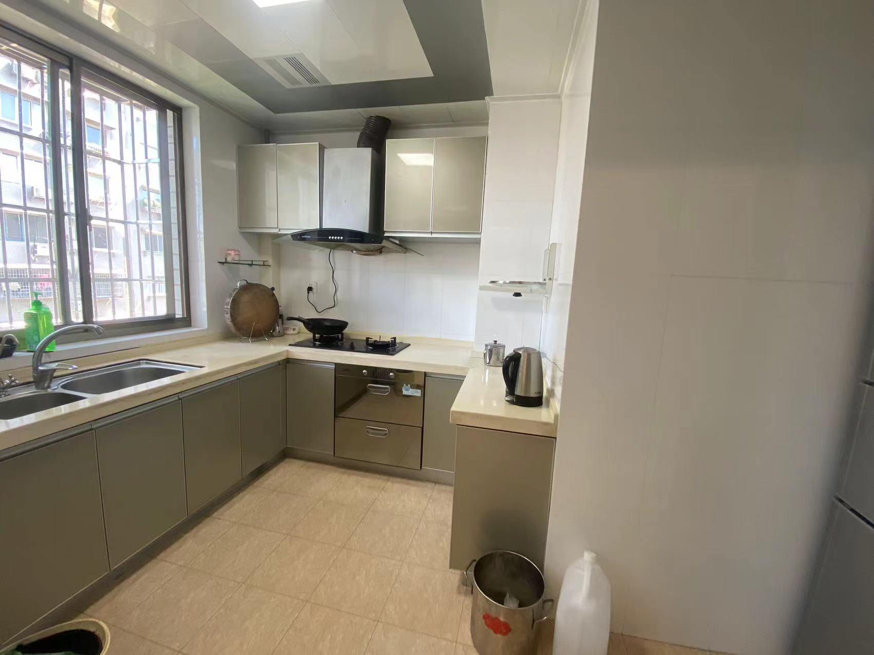 利江花园 4室2厅2卫 86.0万 利江花园 4室2厅2卫 86.0万客厅