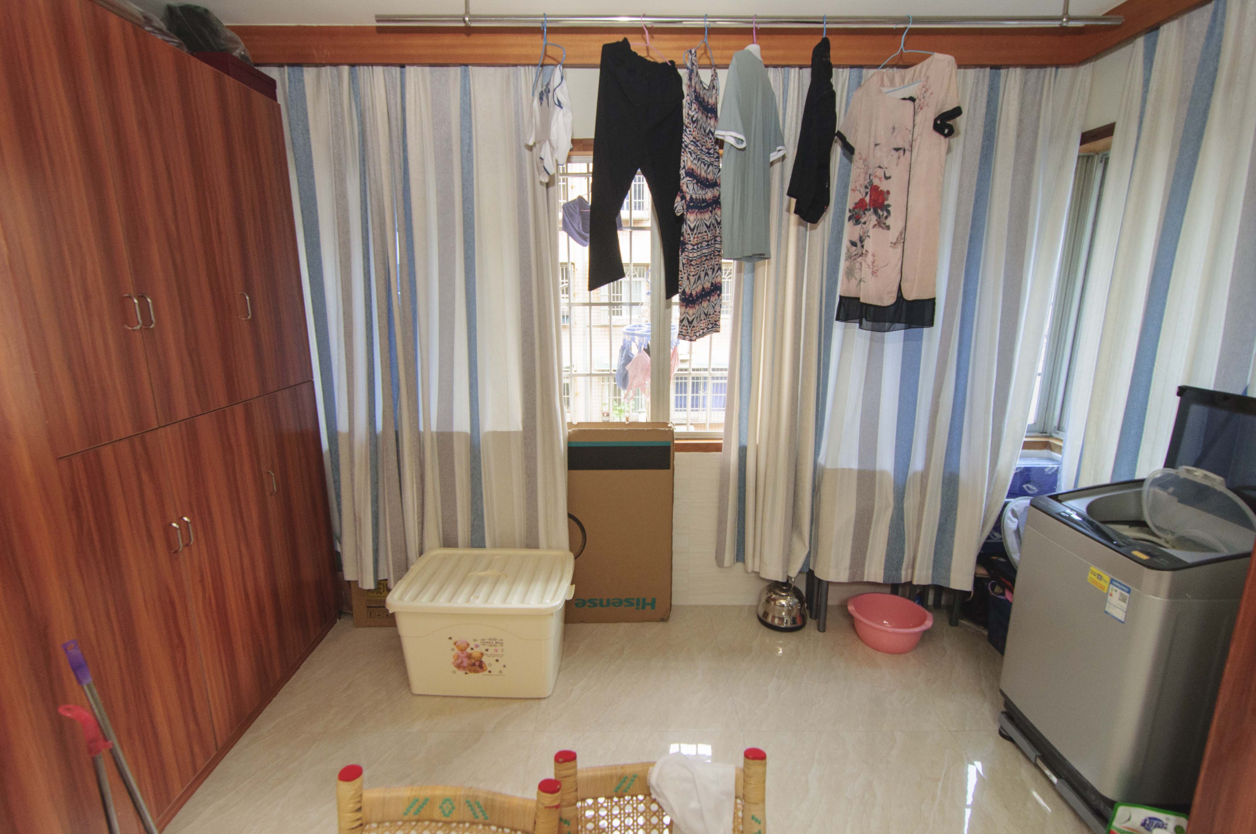 翡翠林居  2室2厅1卫   82.00万阳台