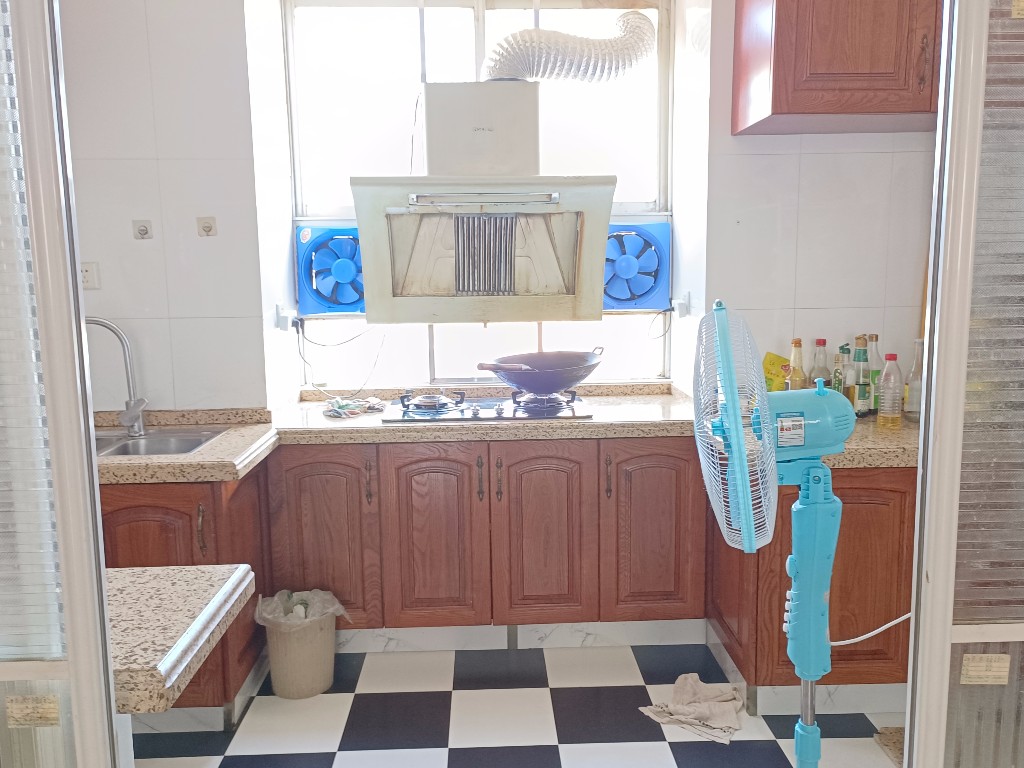 家园小区  7室2厅3卫    92.8万 家园小区  7室2厅3卫    92.8万客厅