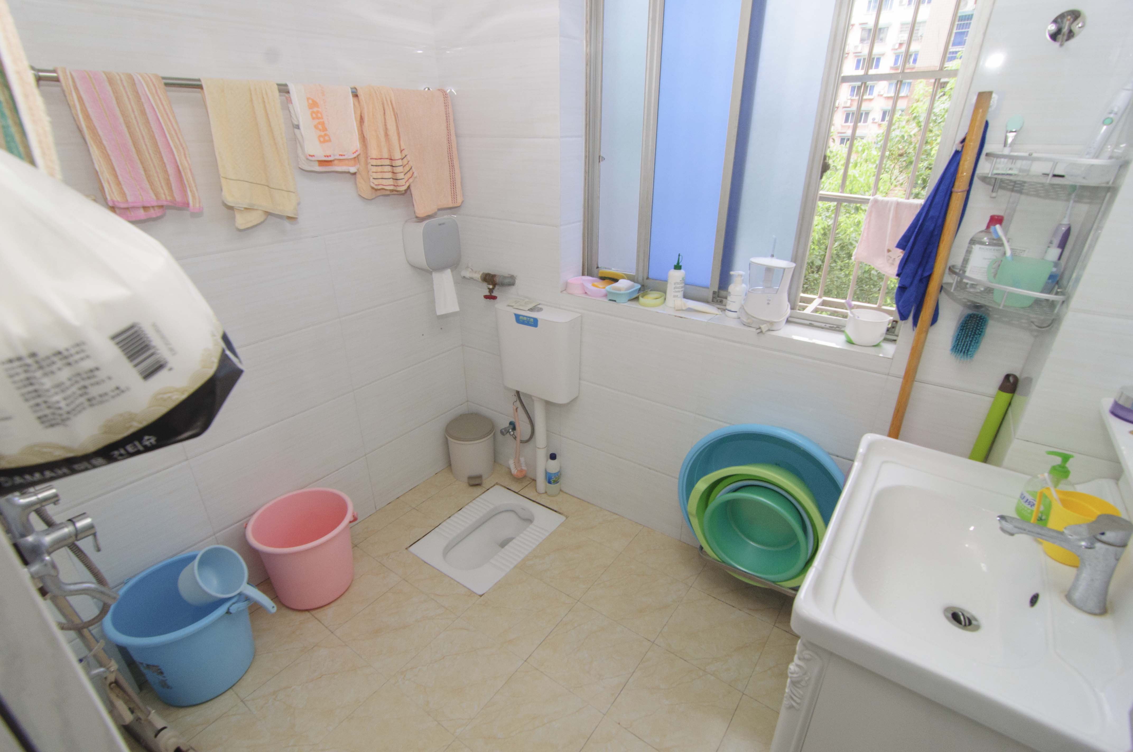 翡翠林居  2室2厅1卫   82.00万卫生间