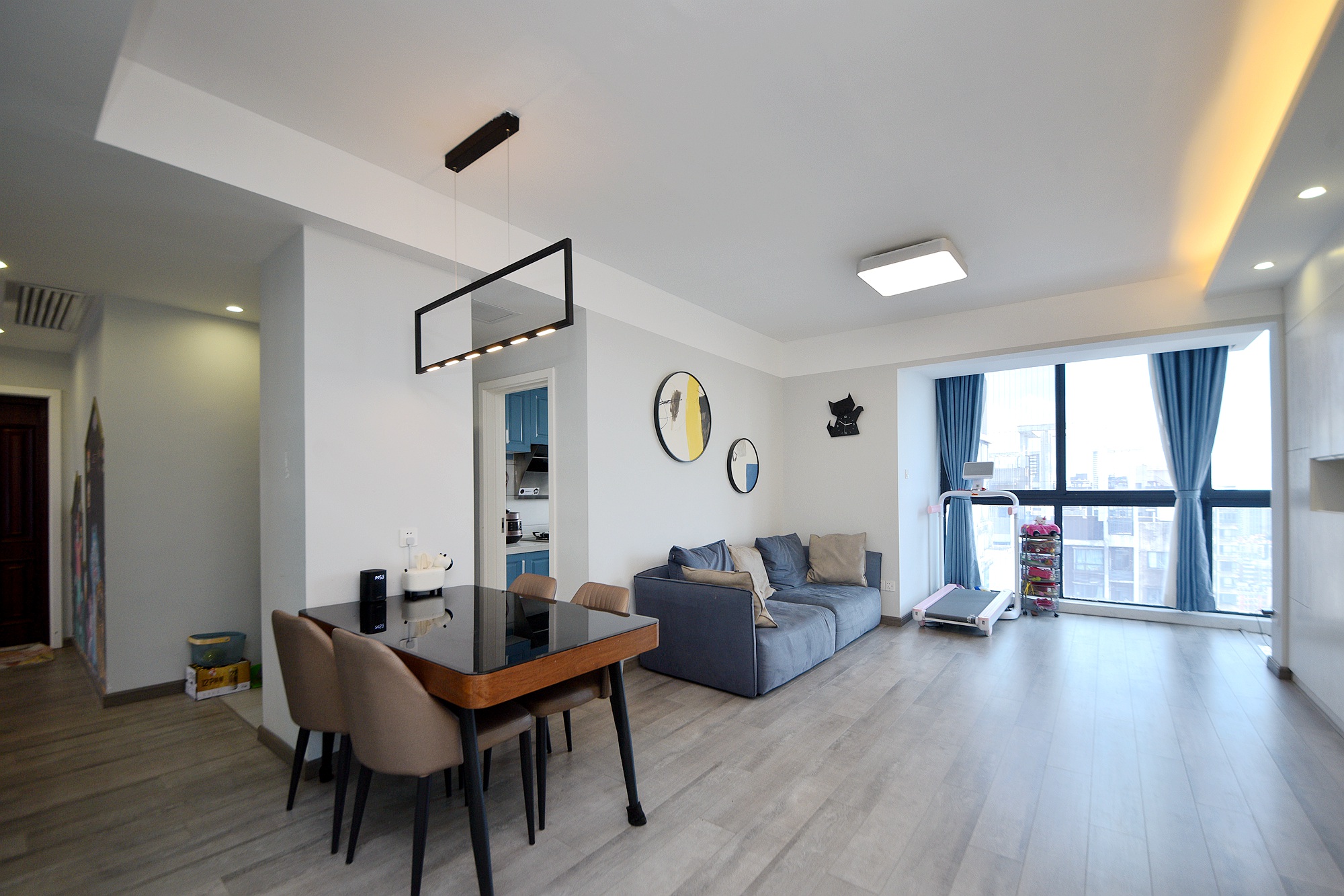 三万英尺  3室2厅2卫    213.0万室内图1