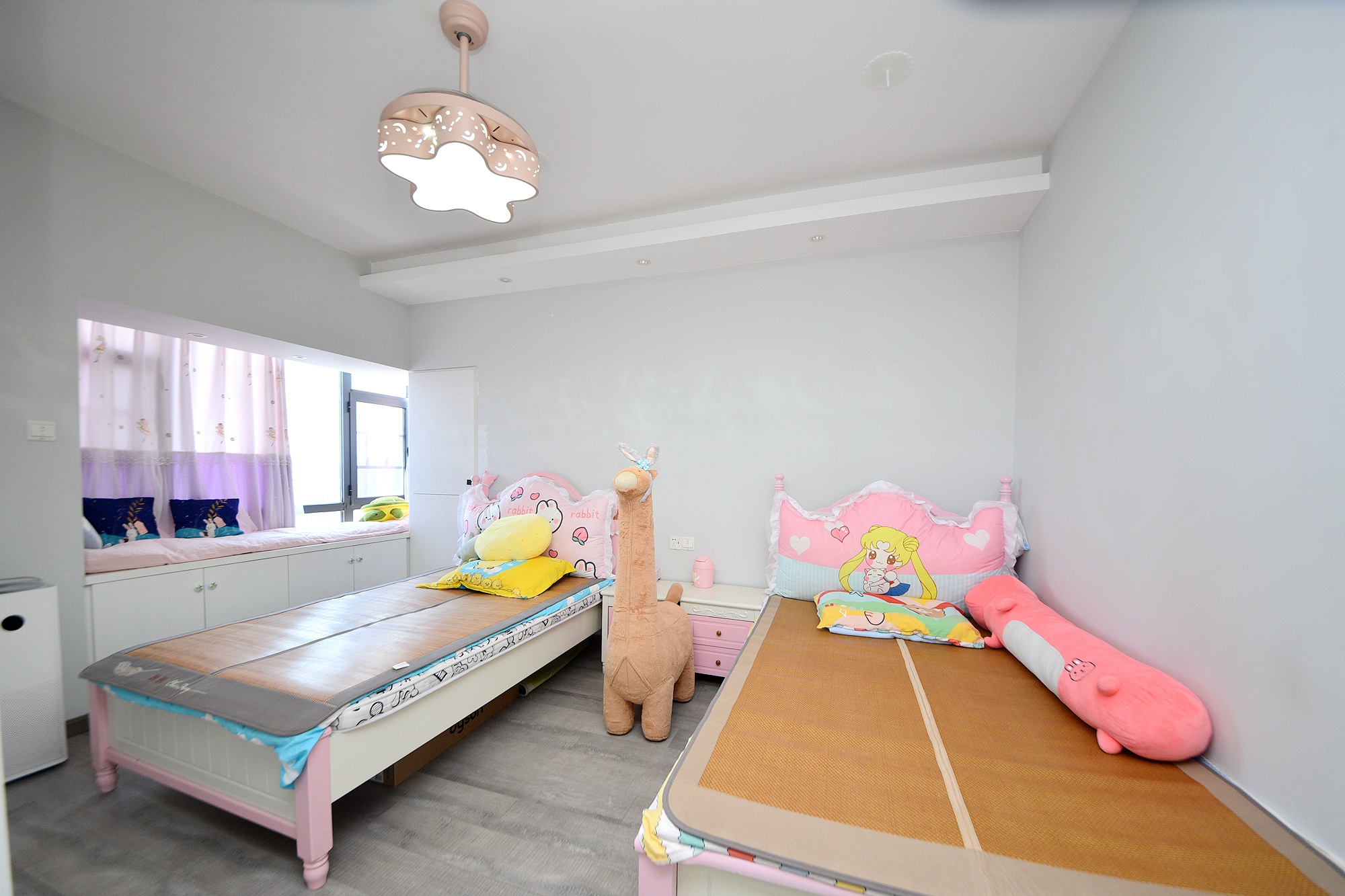 三万英尺  3室2厅2卫    213.0万卧室