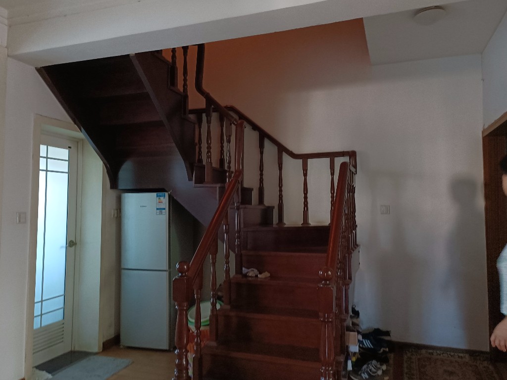 家园小区  7室2厅3卫    92.8万 家园小区  7室2厅3卫    92.8万客厅