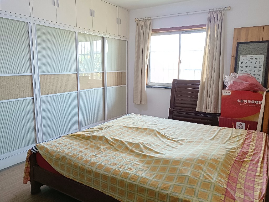 家园小区  7室2厅3卫    92.8万 家园小区  7室2厅3卫    92.8万客厅