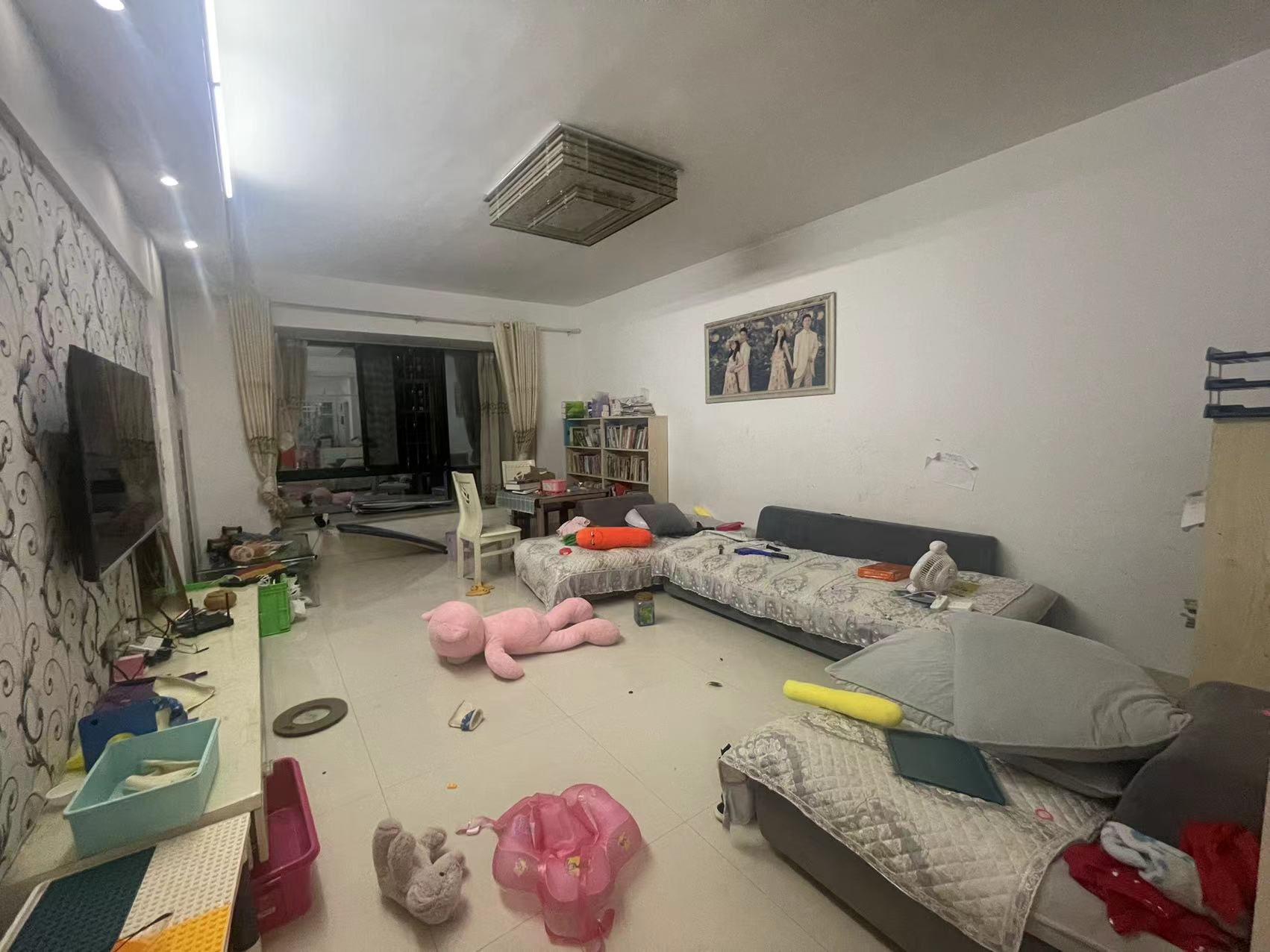 香山美境  3室2厅2卫    73.0万 香山美境  3室2厅2卫    73.0万客厅