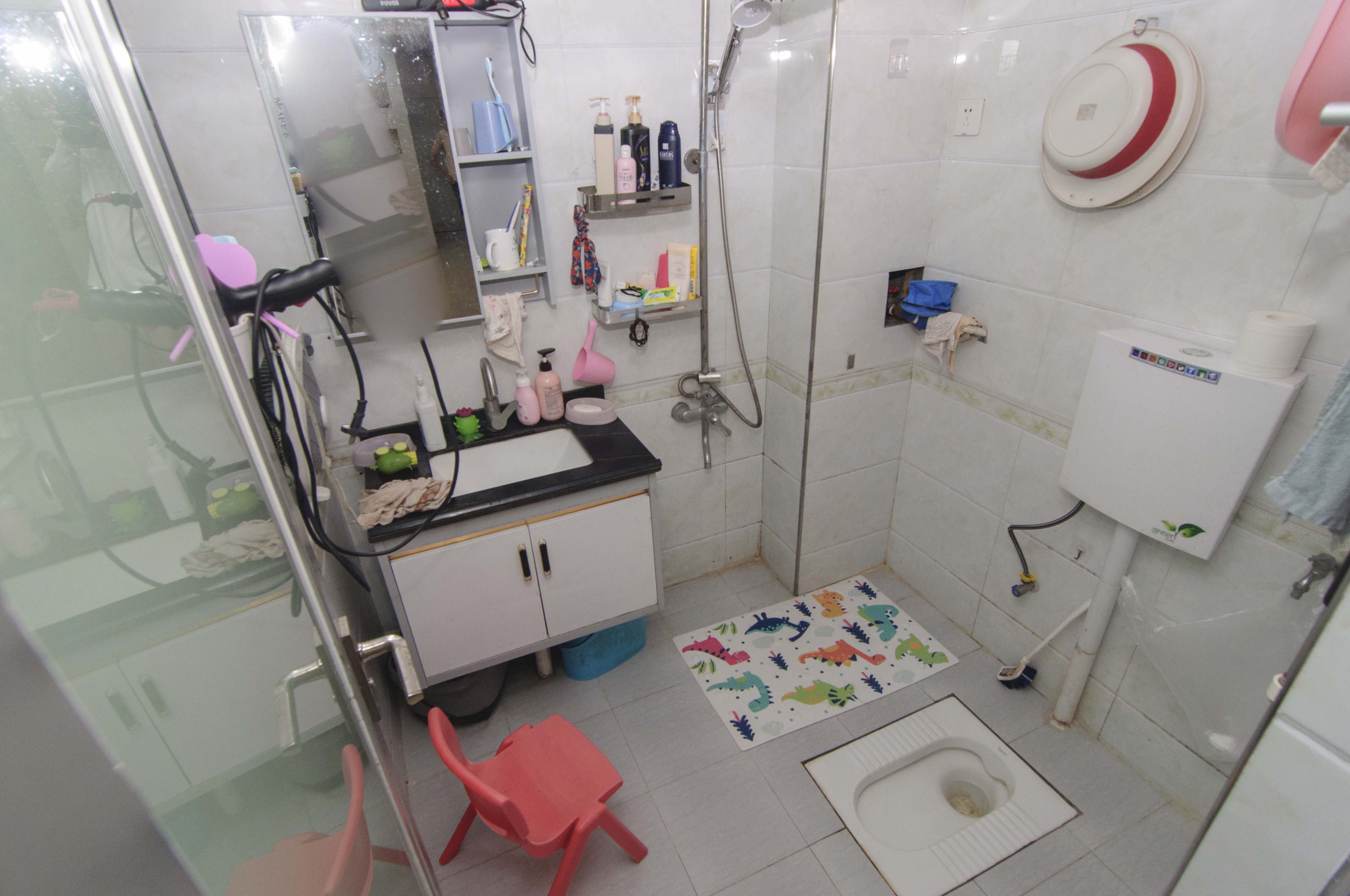 华盛家园  3室2厅1卫    104.99万卫生间