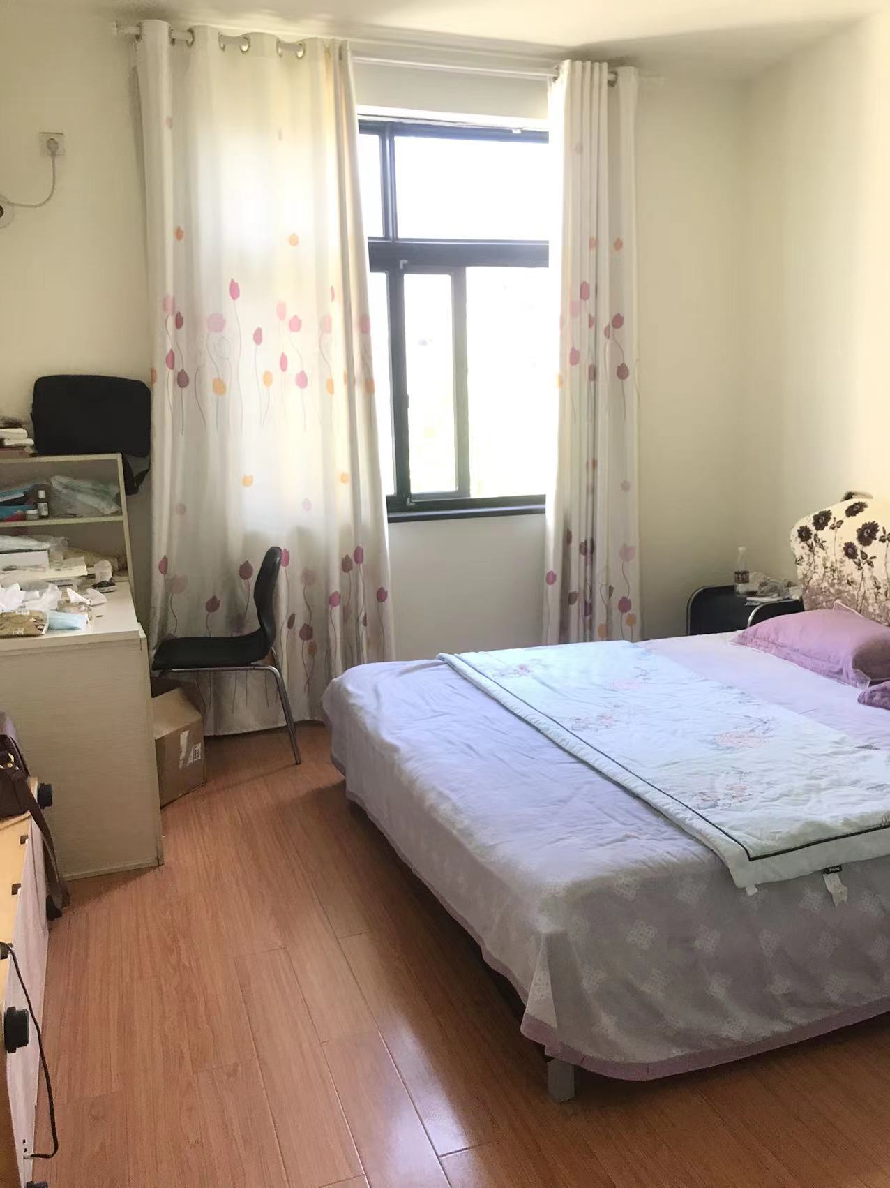 嘉盛华府 2室2厅1卫 46.8万 嘉盛华府 2室2厅1卫 46.8万客厅