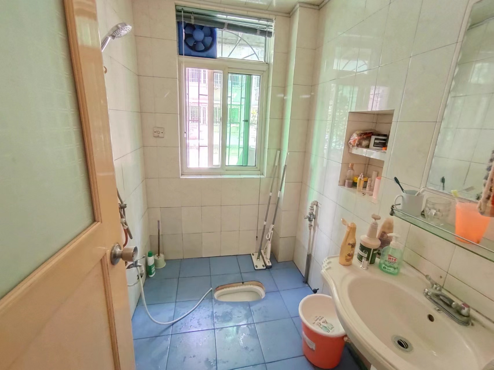 天鹅花园 3室2厅2卫 66.0万 天鹅花园 3室2厅2卫 66.0万客厅