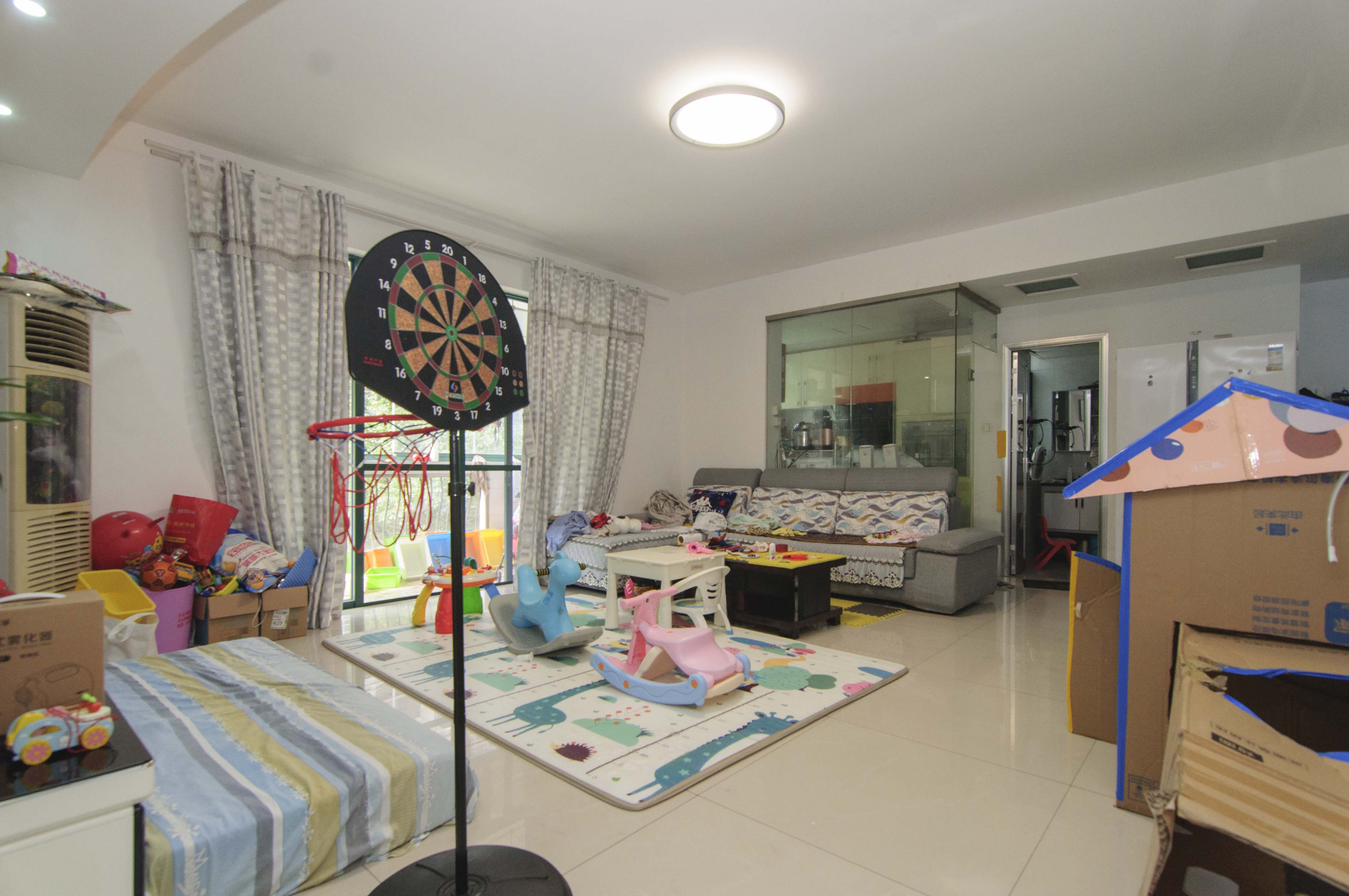 华盛家园  3室2厅1卫    104.99万客厅