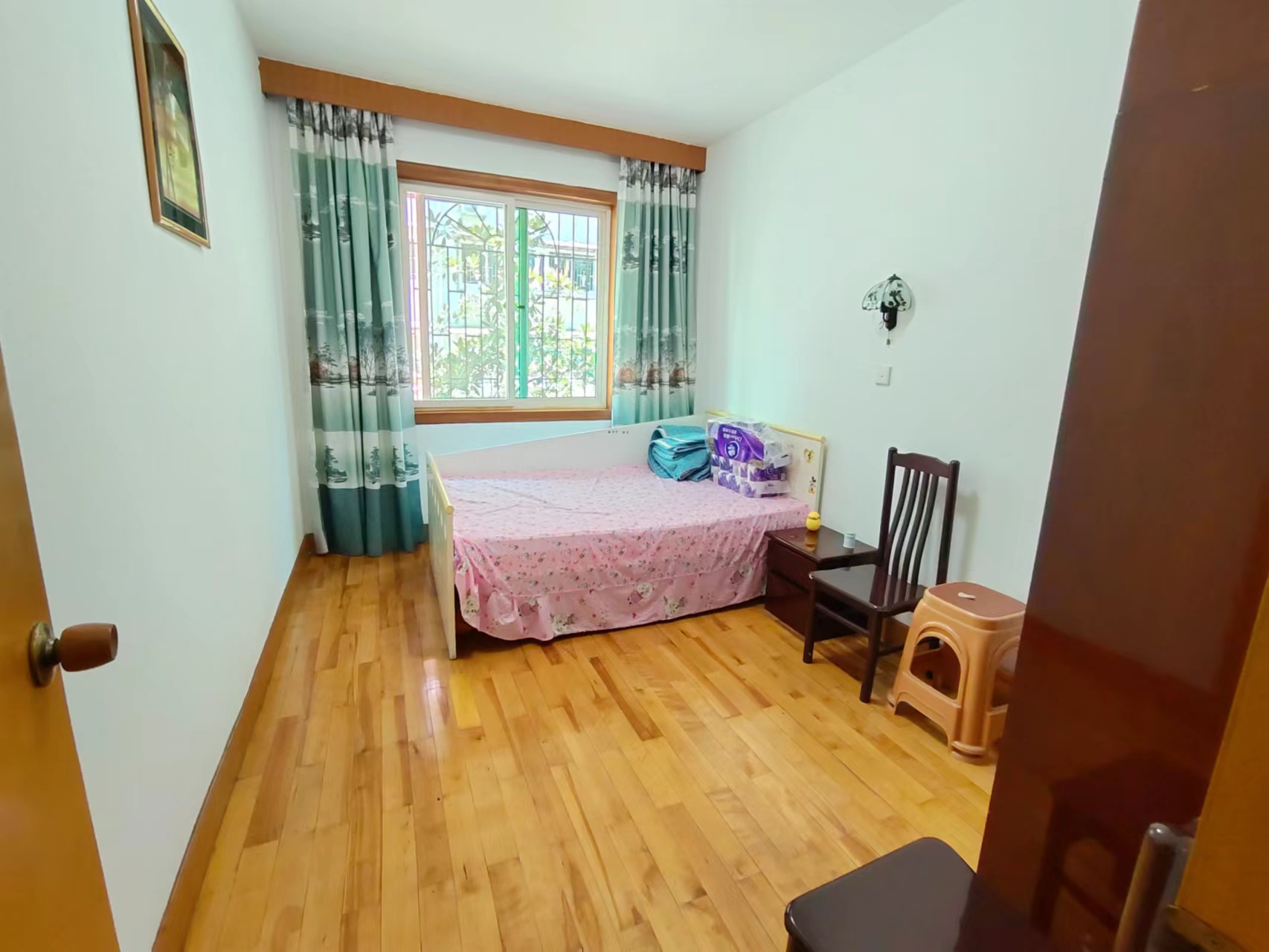 天鹅花园 3室2厅2卫 66.0万 天鹅花园 3室2厅2卫 66.0万客厅